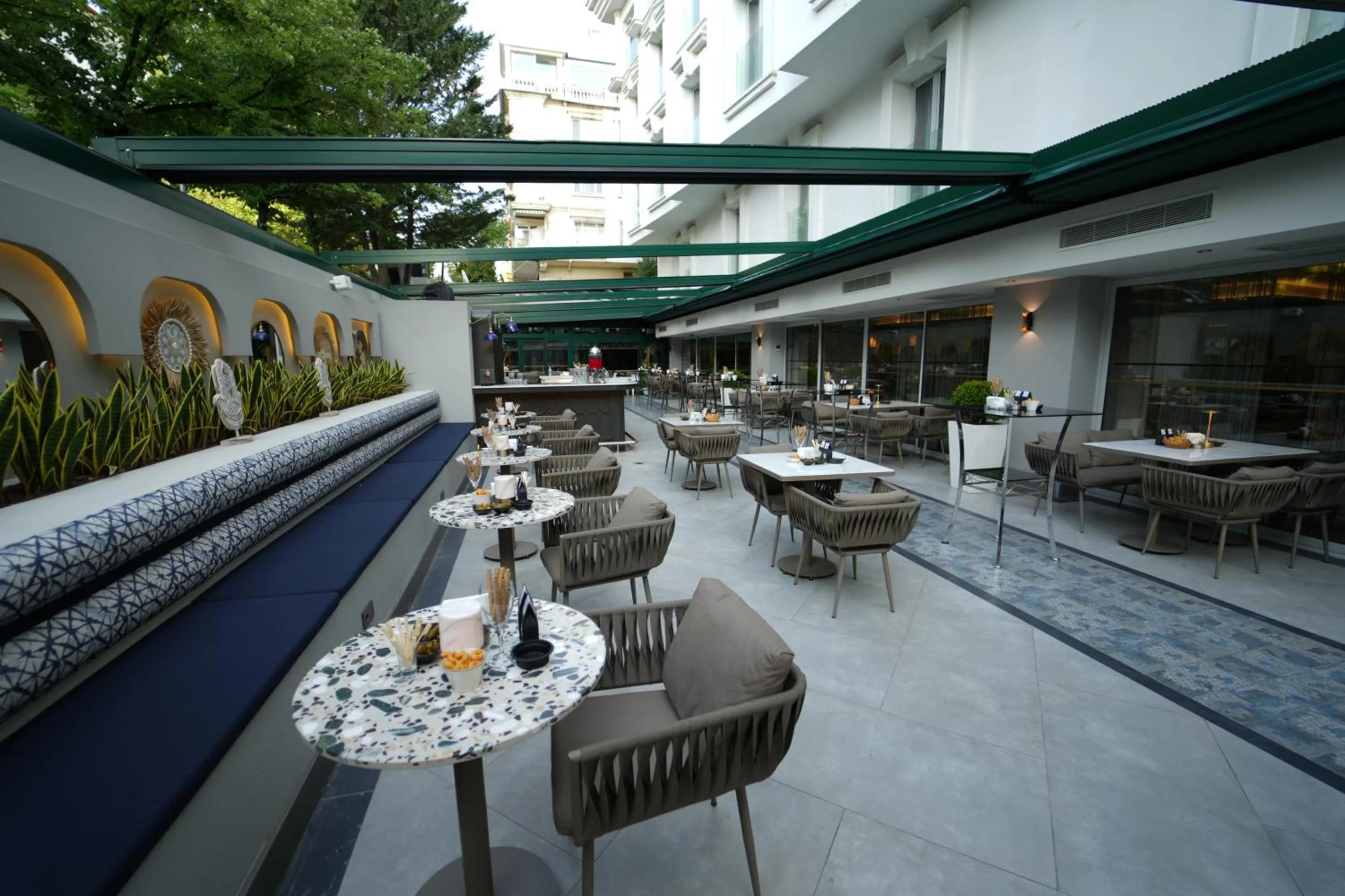 Restaurant/places to eat in Limak Ambassadore Hotel Ankara