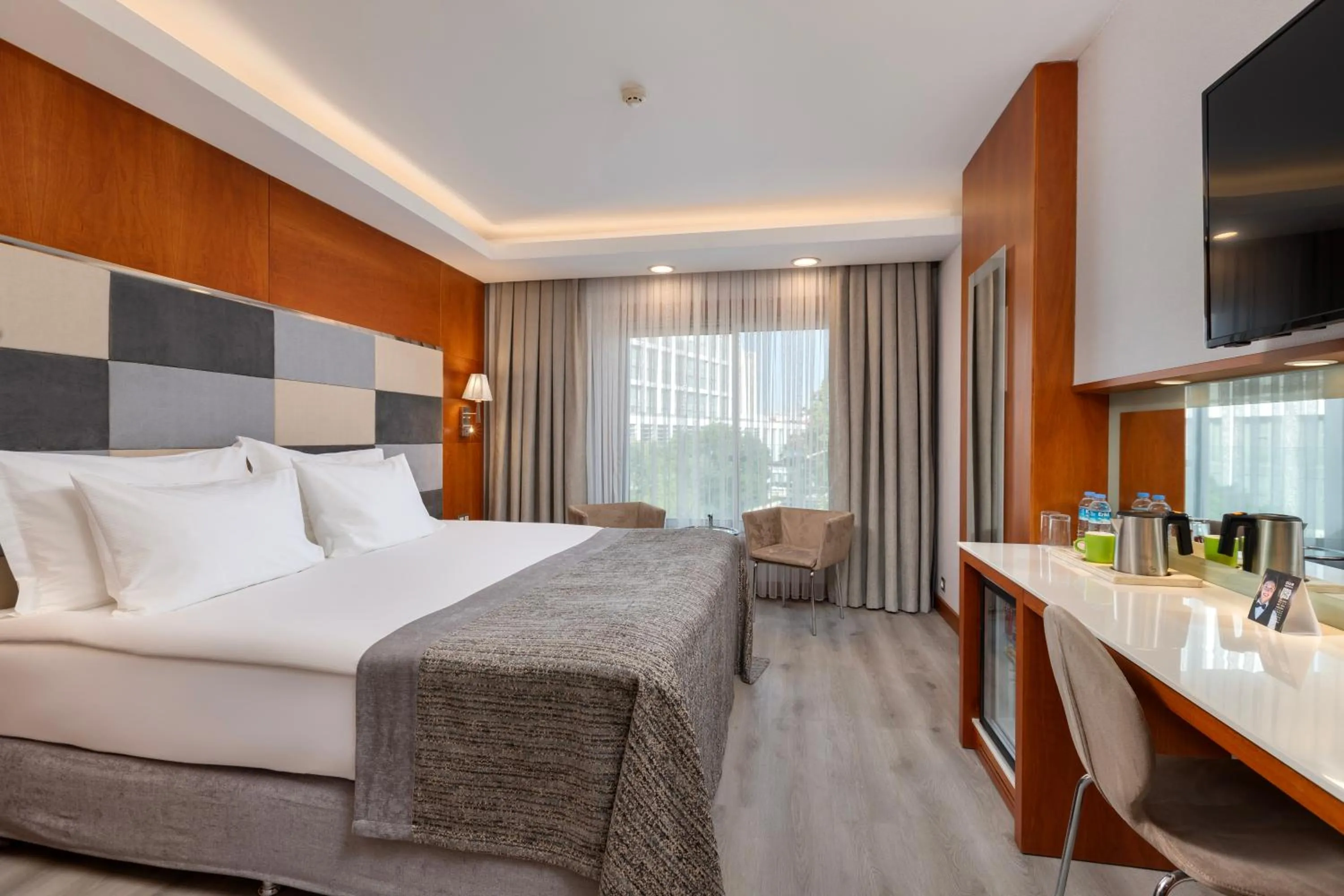 Photo of the whole room, Bed in Limak Ambassadore Hotel Ankara