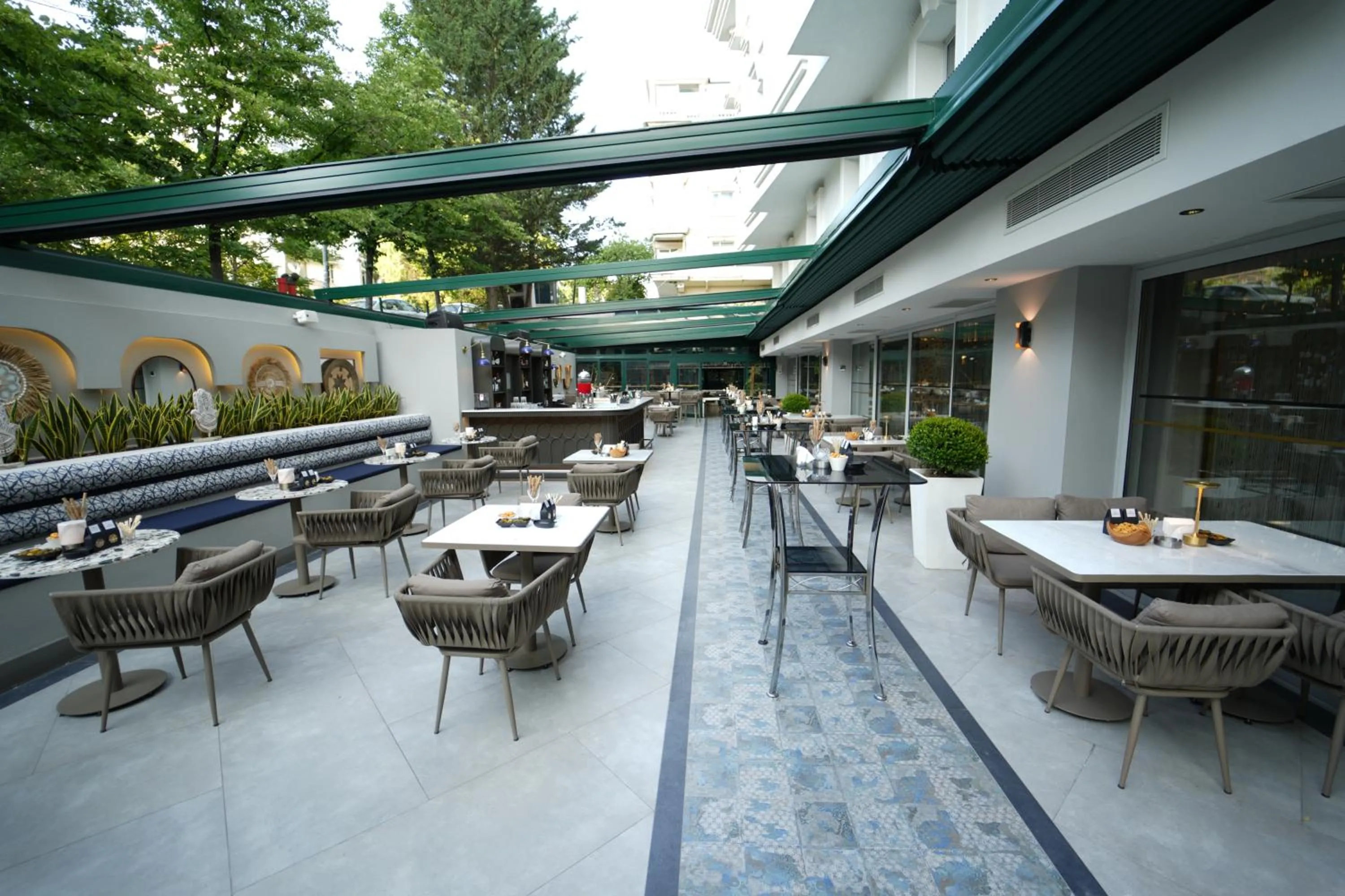 Restaurant/places to eat in Limak Ambassadore Hotel Ankara