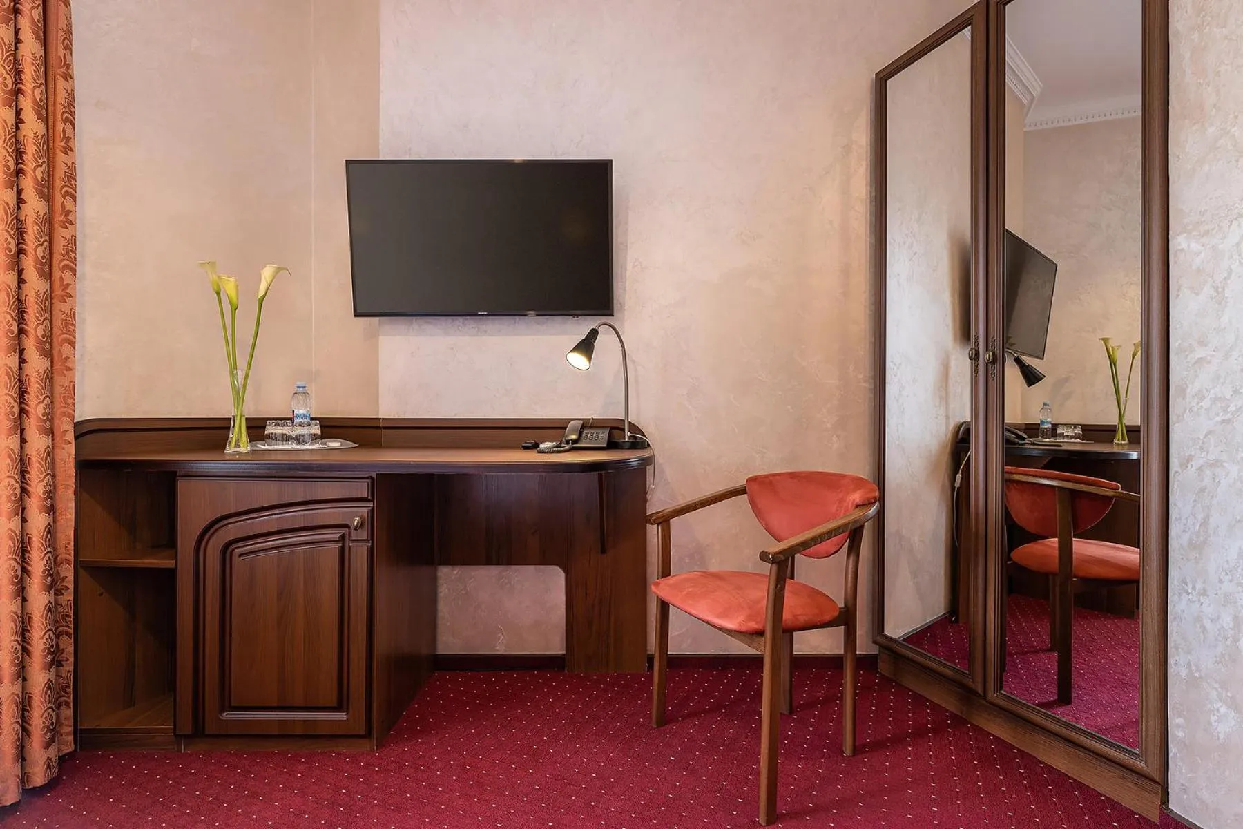 TV and multimedia in Edem Hotel Lviv