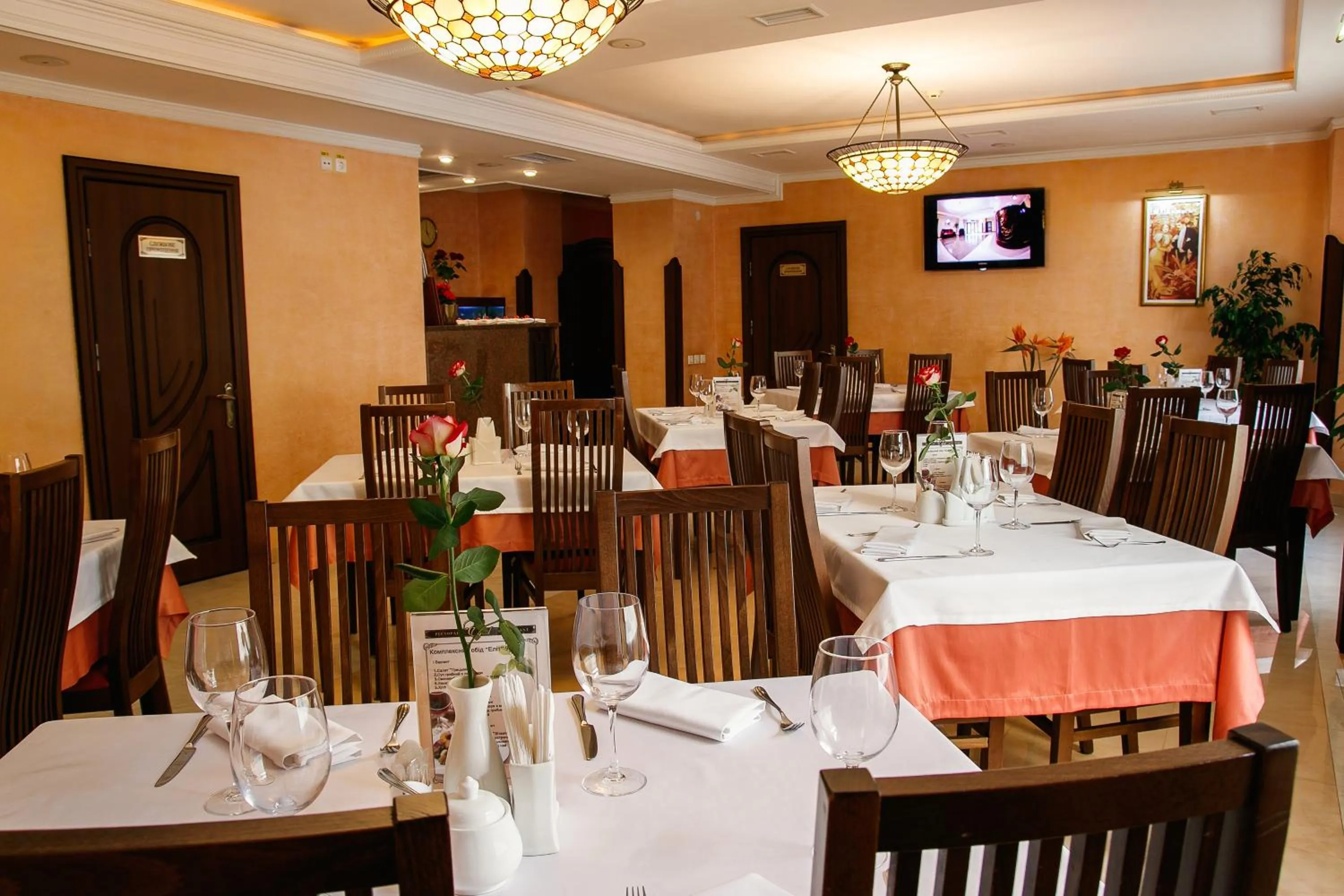 Restaurant/places to eat in Edem Hotel Lviv