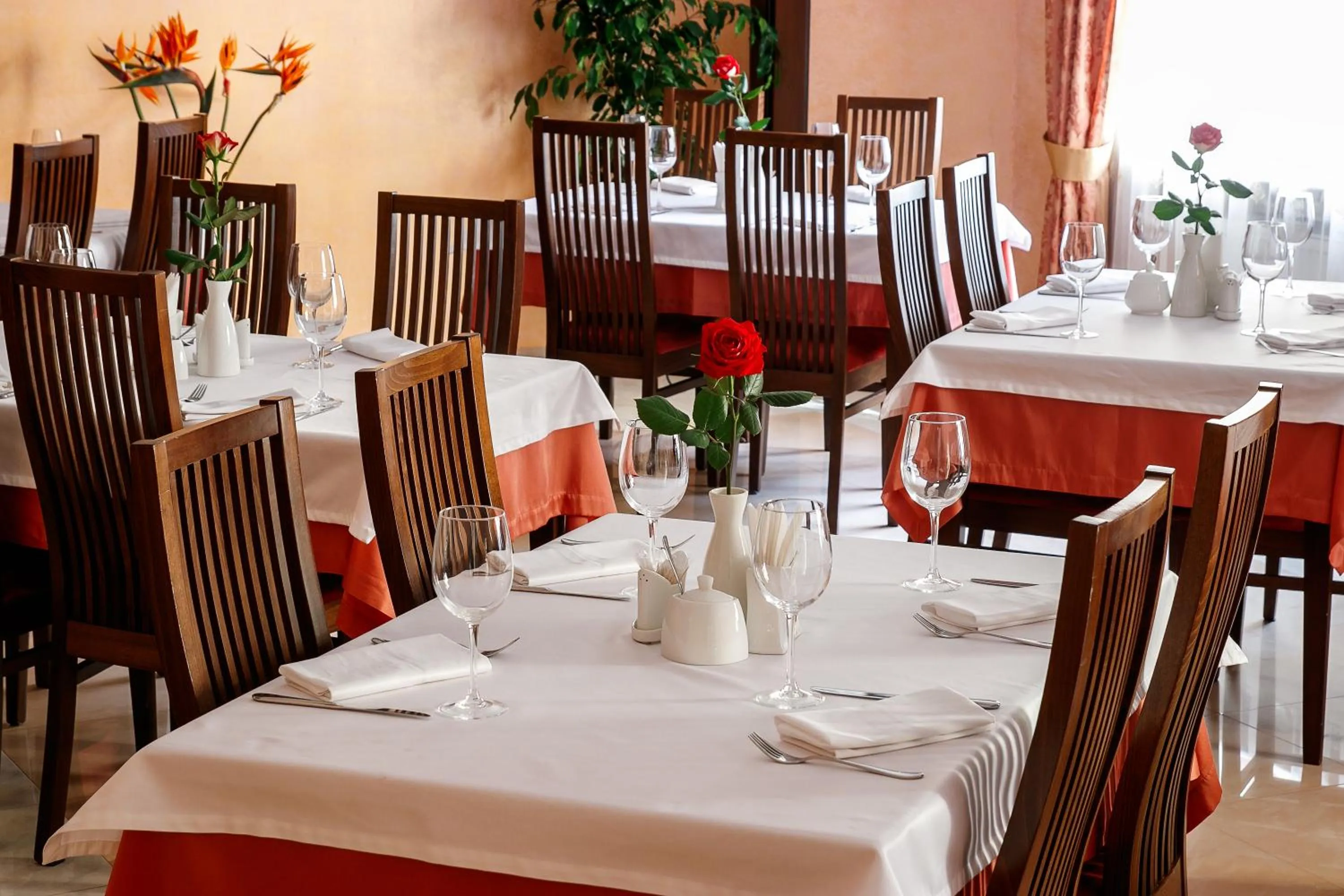 Restaurant/places to eat in Edem Hotel Lviv