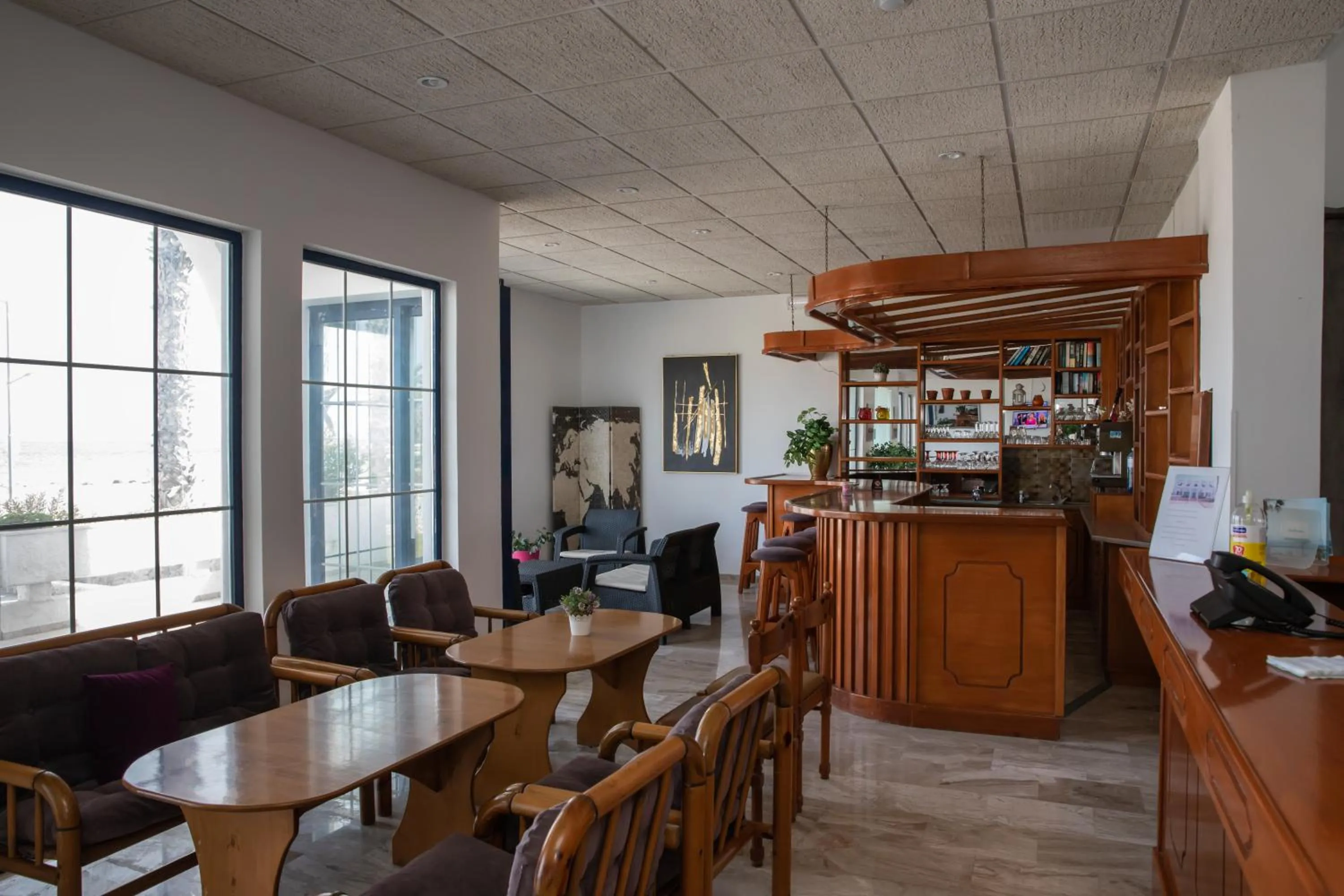 Living room in Sea Breeze Hotel
