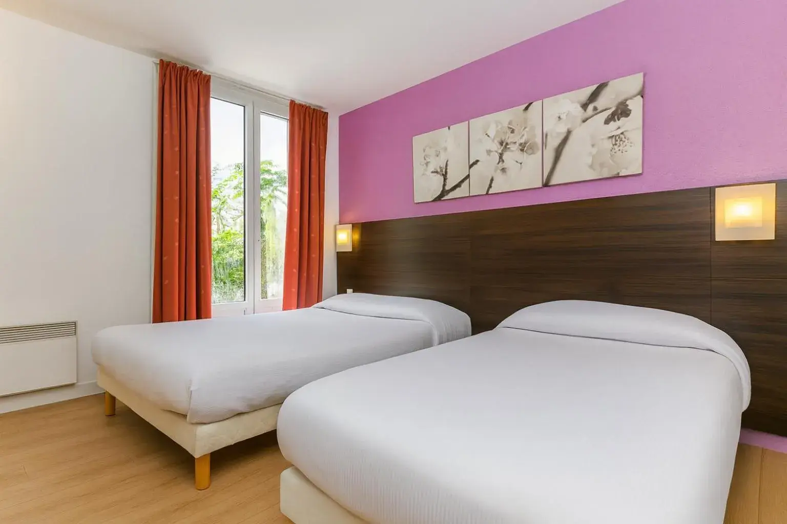 Triple Room in Hotel Arc Paris Porte d'Orléans Triple Room in Hotel Arc Paris Porte d'Orléans