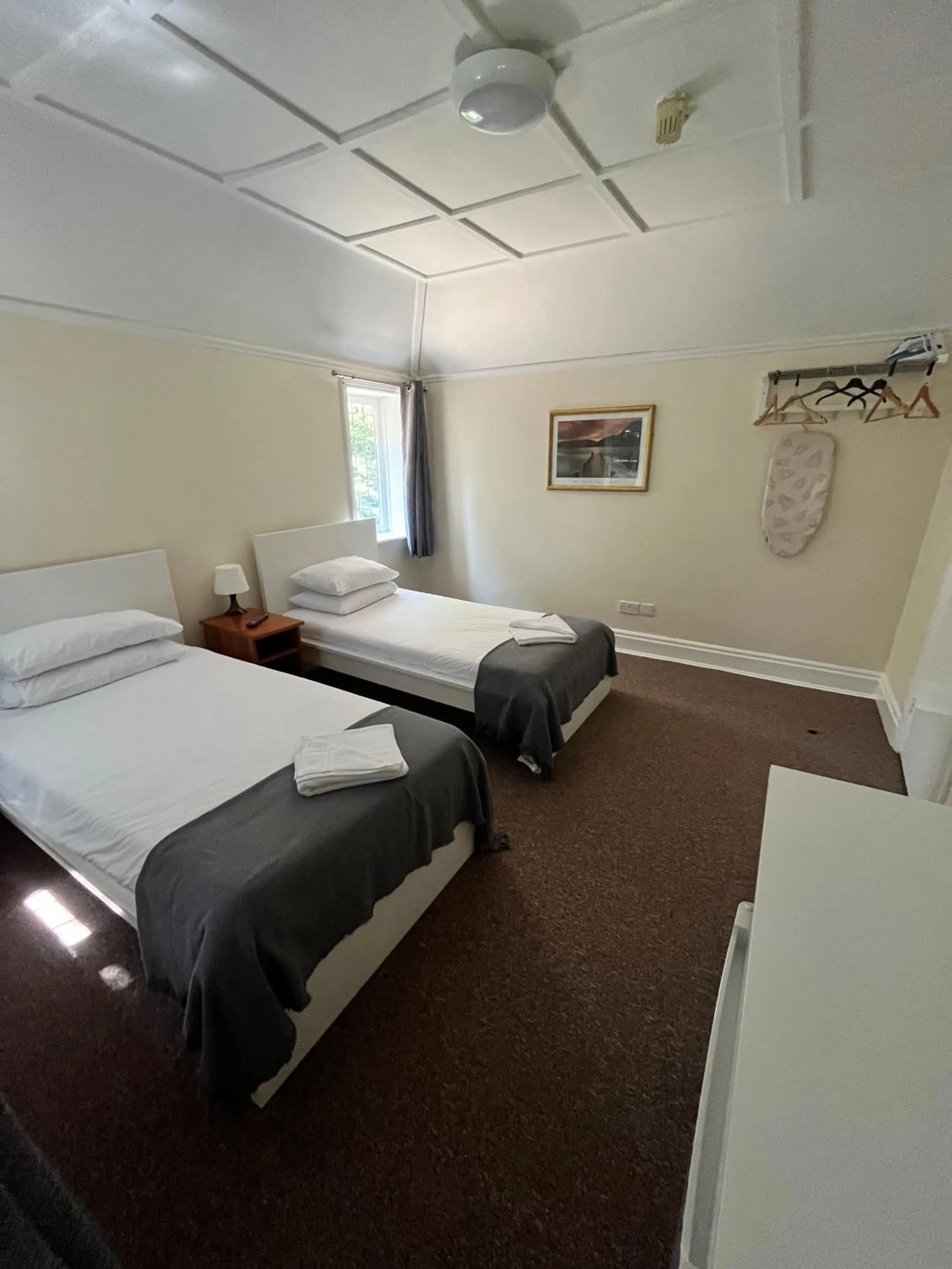 Coffee/tea facilities, Bed in The Admirals Inn Guest House