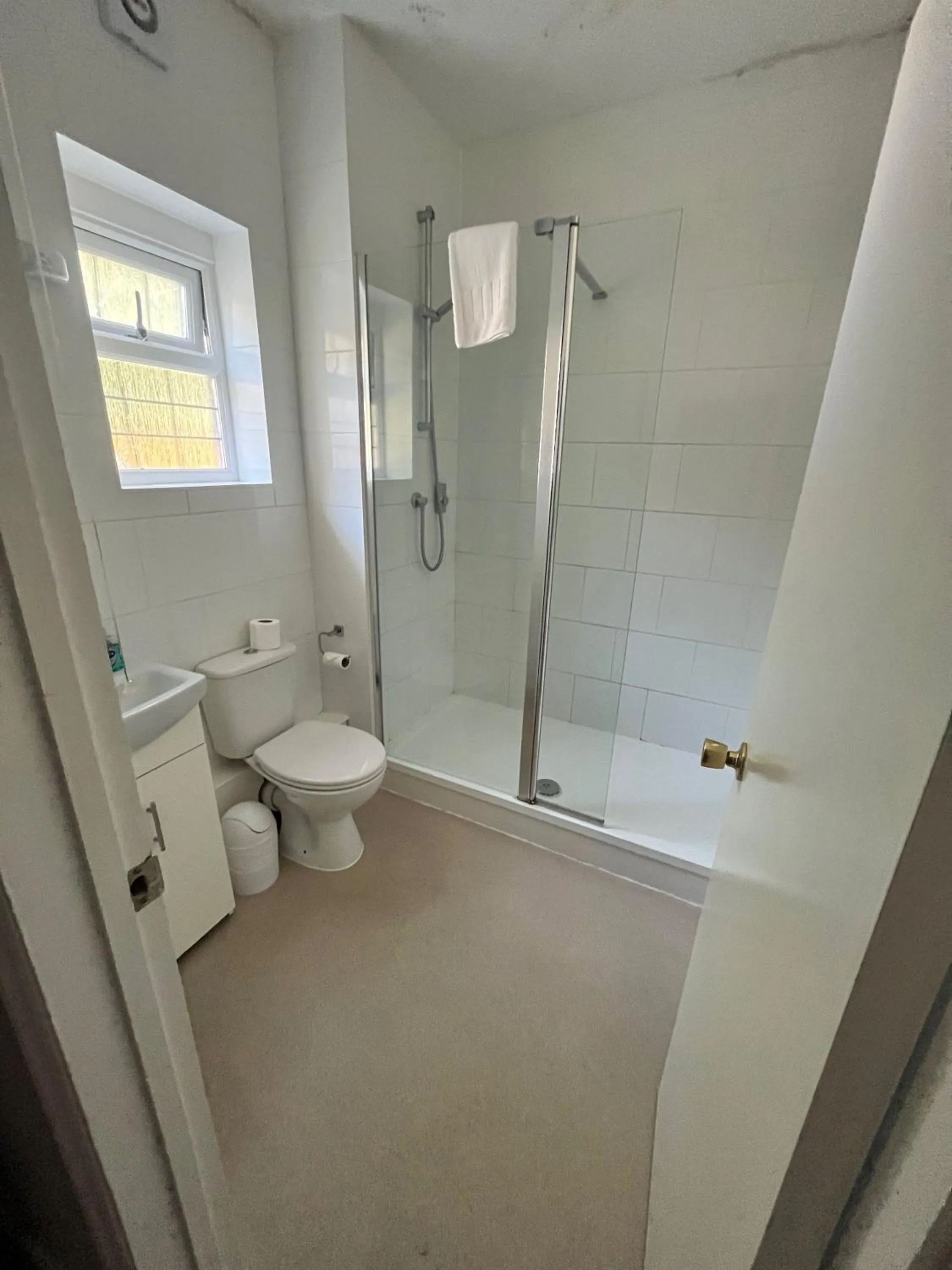 Bathroom in The Admirals Inn Guest House