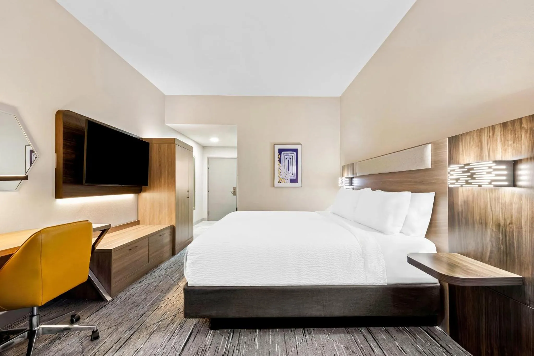 Photo of the whole room, Bed in Holiday Inn Express & Suites Sylva / Dillsboro by IHG