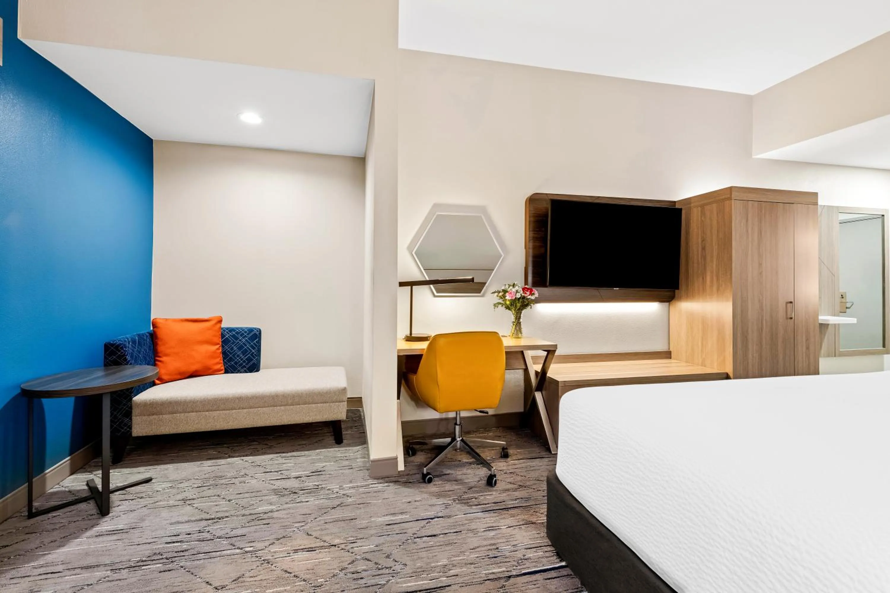 Bedroom, Bed in Holiday Inn Express & Suites Sylva / Dillsboro by IHG