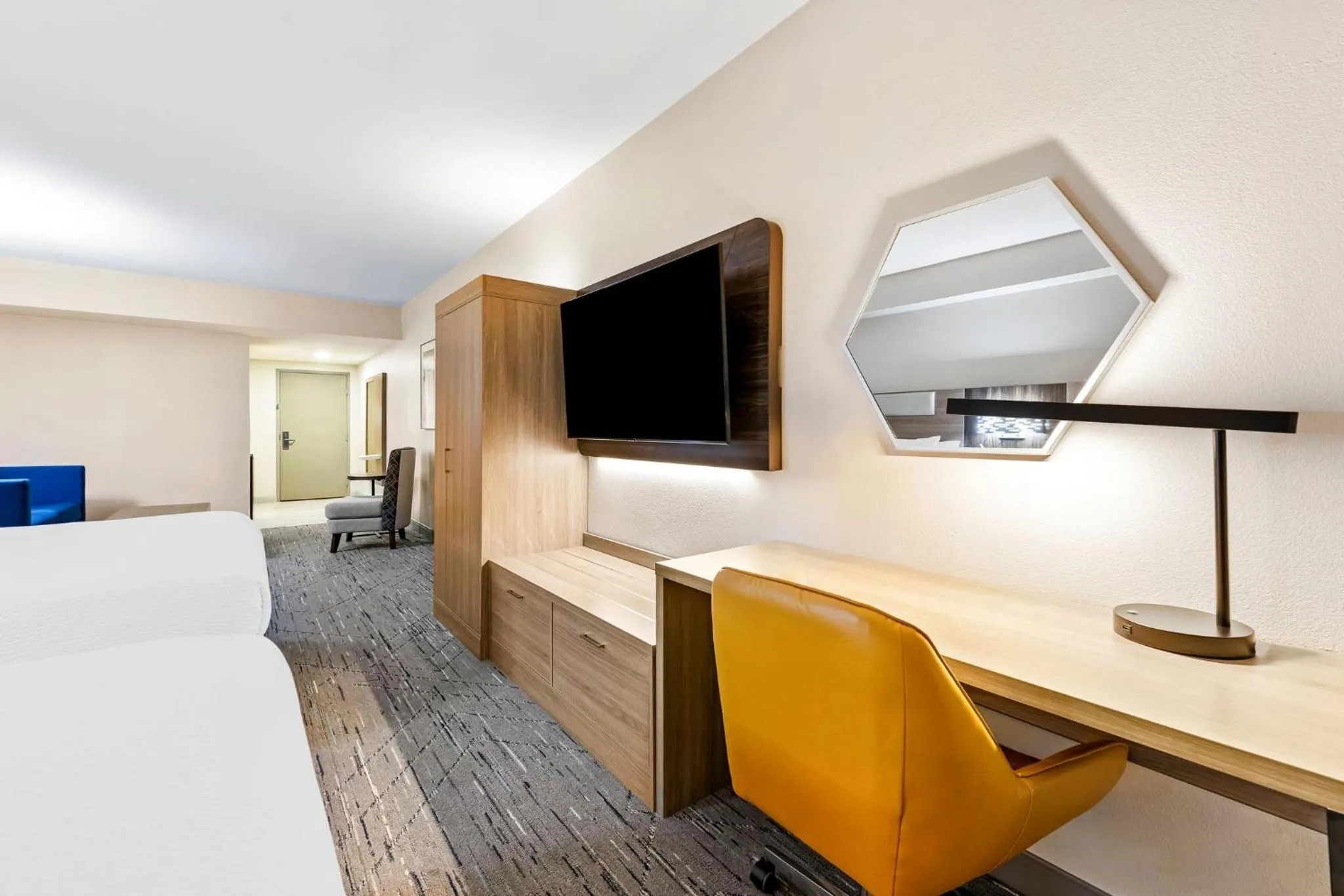 Bedroom in Holiday Inn Express & Suites Sylva / Dillsboro by IHG