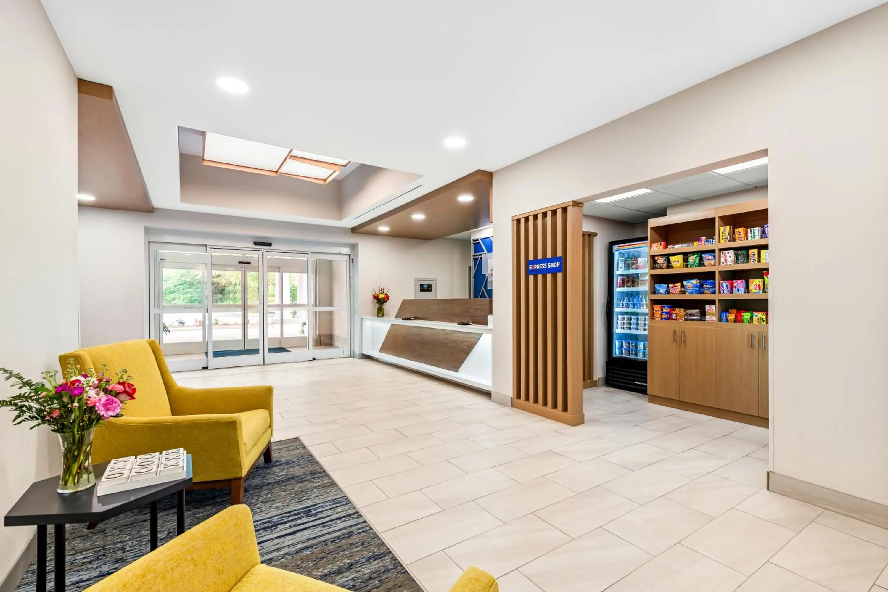 Lobby or reception in Holiday Inn Express & Suites Sylva / Dillsboro by IHG