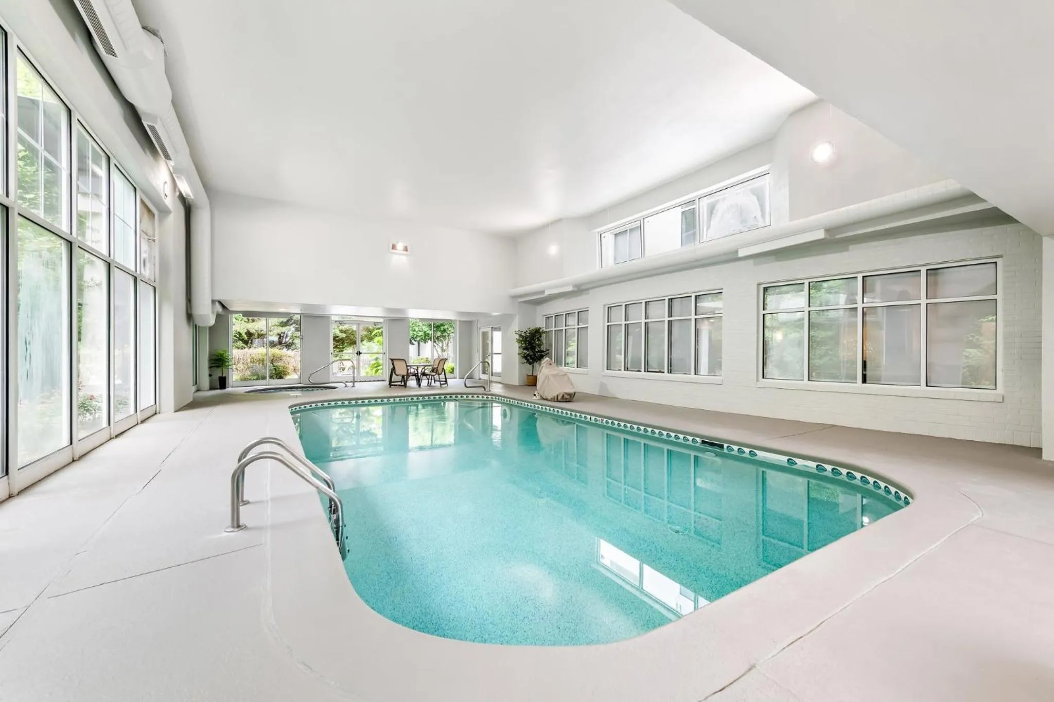 Swimming pool in Holiday Inn Express & Suites Sylva / Dillsboro by IHG