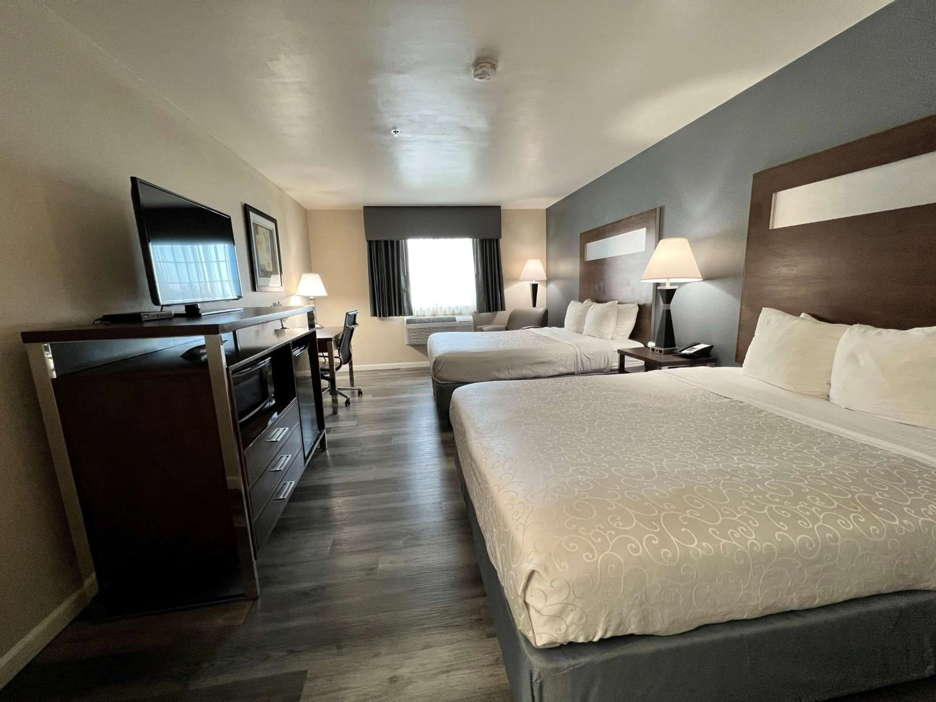 Bedroom, Bed in Best Western Americana