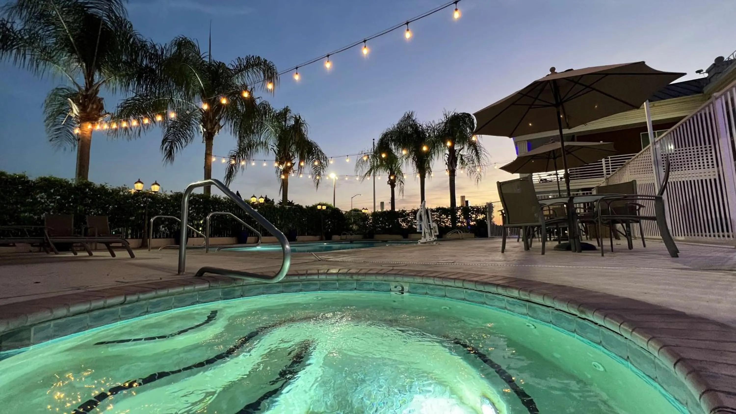 Pool view in Best Western Americana