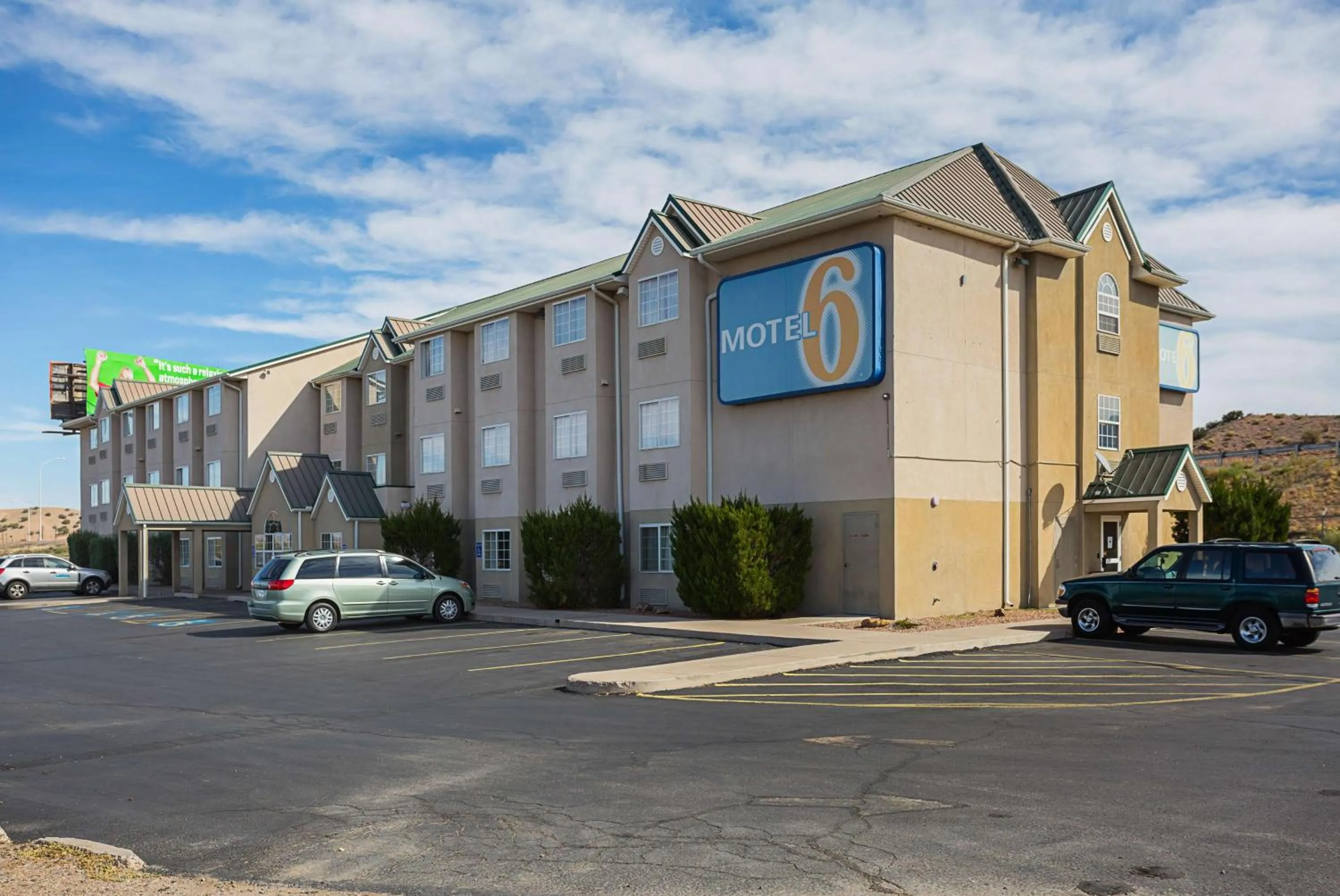 Property building in Motel 6-Bernalillo, NM