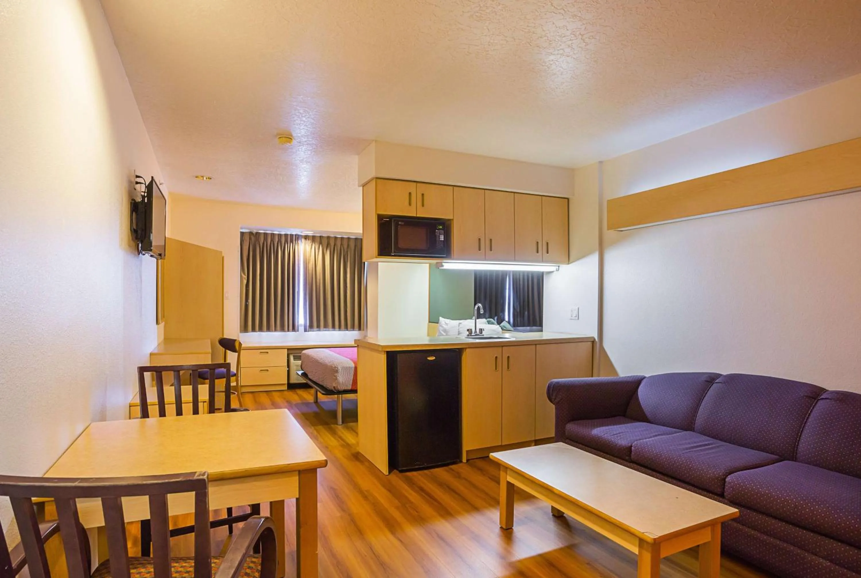 Kitchen or kitchenette in Motel 6-Bernalillo, NM