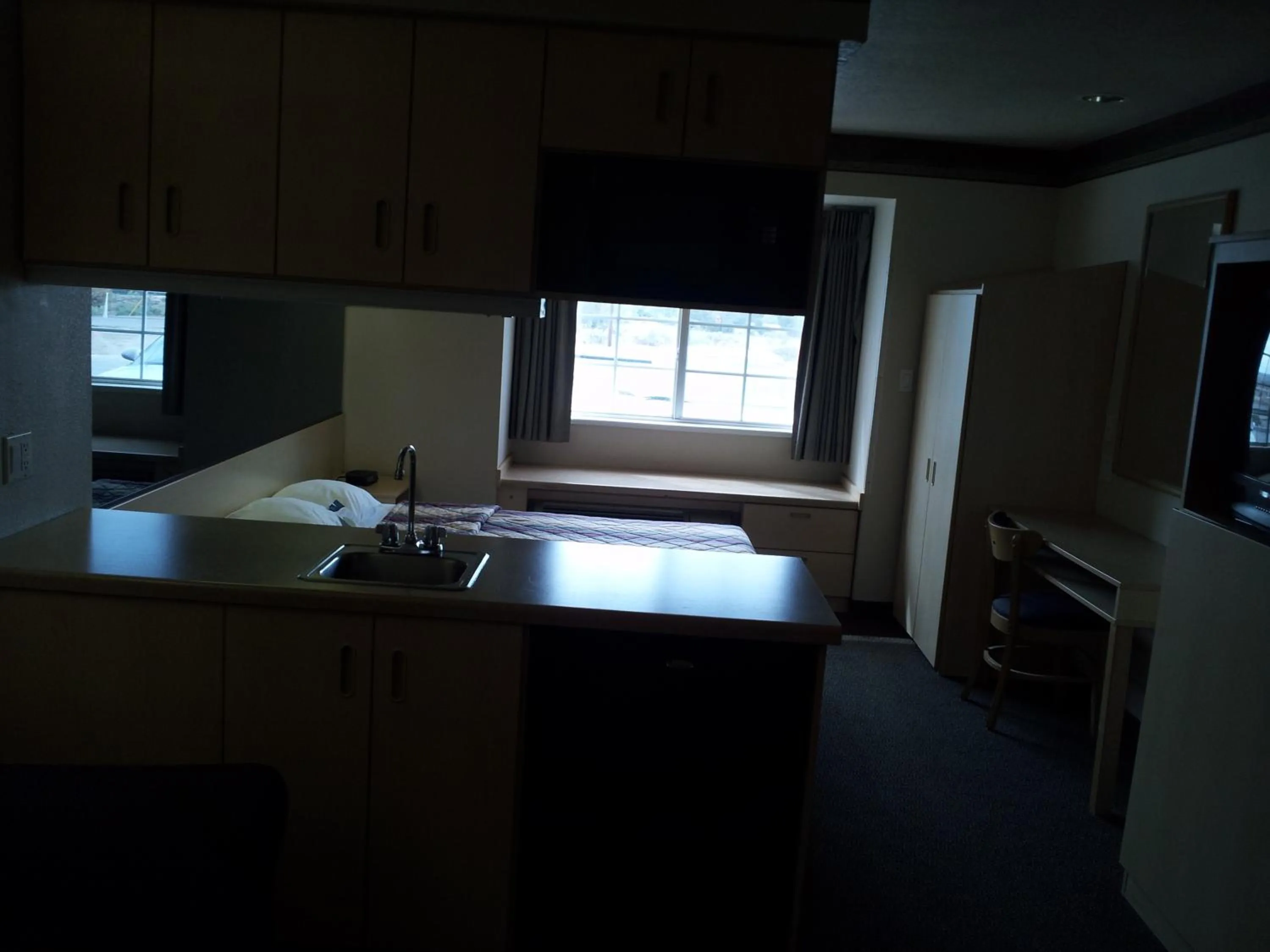 Photo of the whole room in Motel 6-Bernalillo, NM