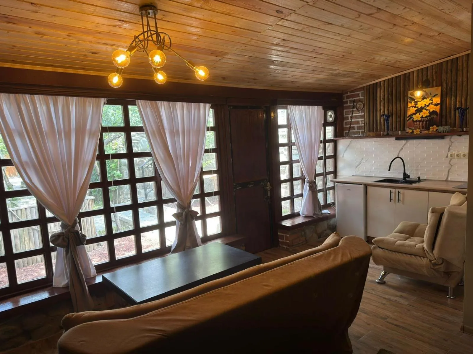 Safari House Tbilisi Wine & Family Hotel