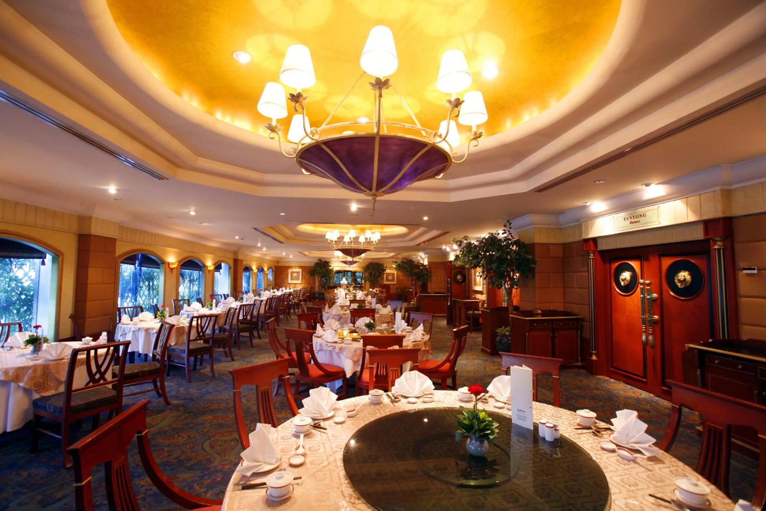 Restaurant/places to eat in Golden Tulip Sovereign Hotel Bangkok