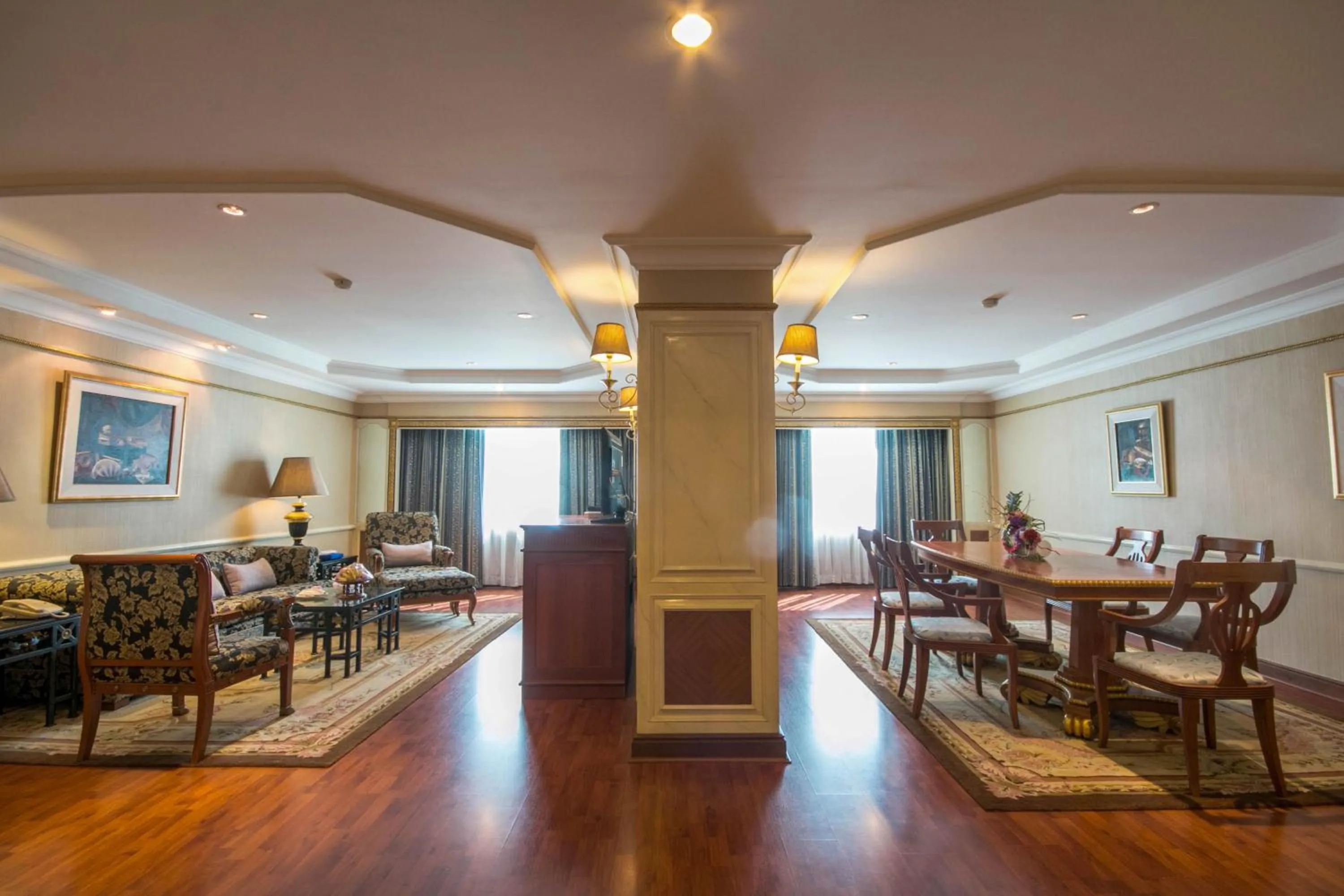 TV and multimedia in Golden Tulip Sovereign Hotel Bangkok