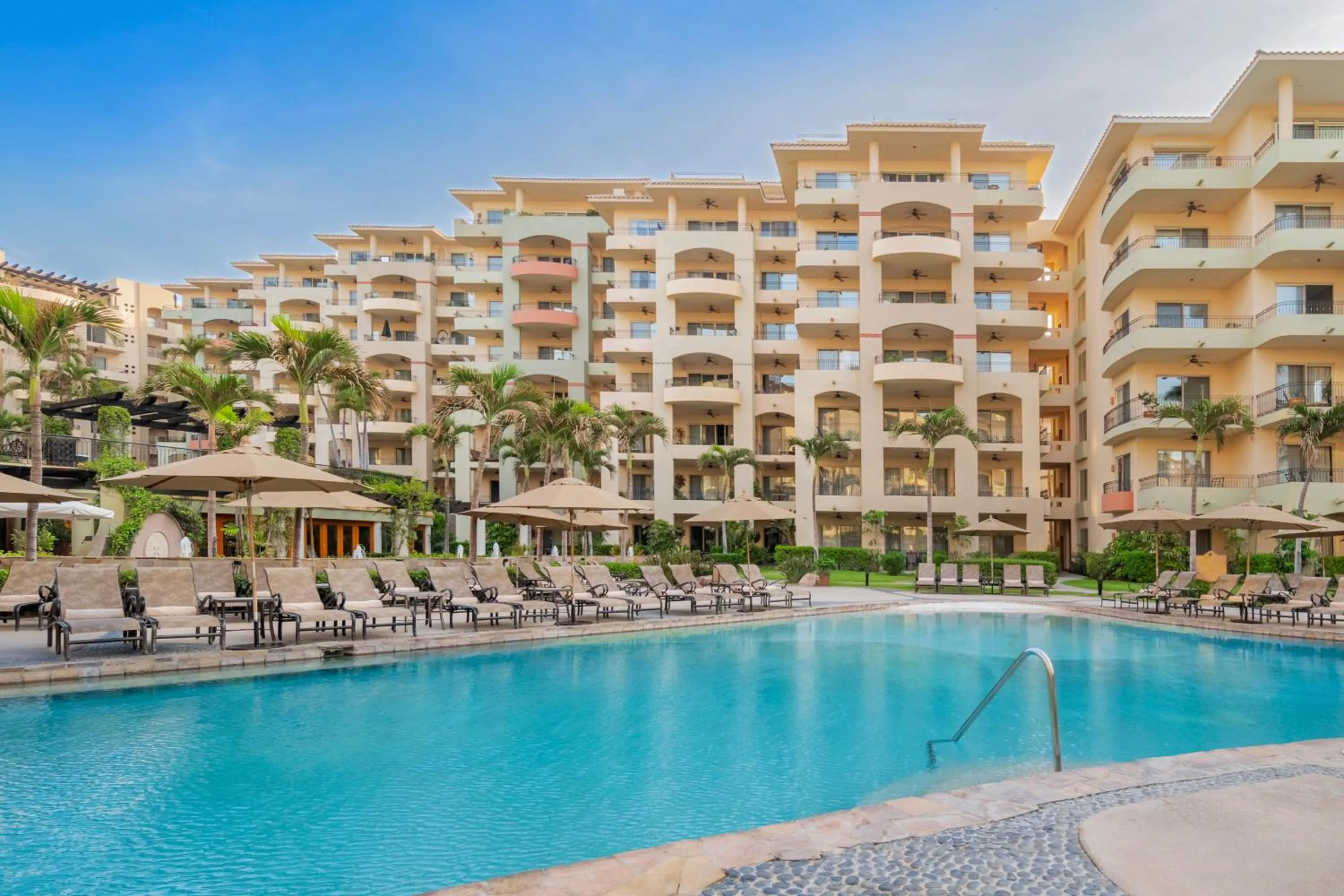 Swimming pool in Villa la Estancia Beach Resort & Spa