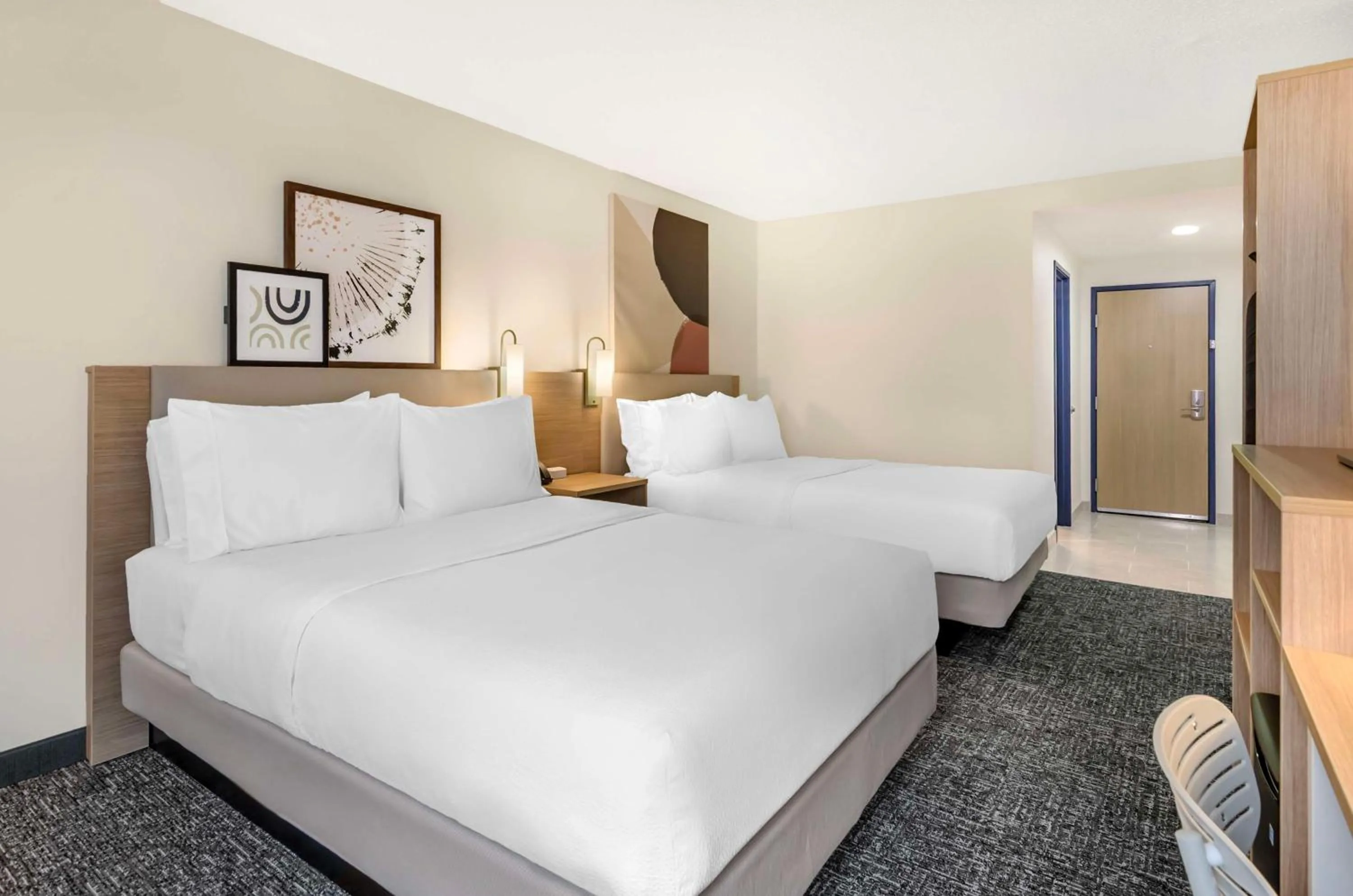Bed in Spark By Hilton Roanoke Airport