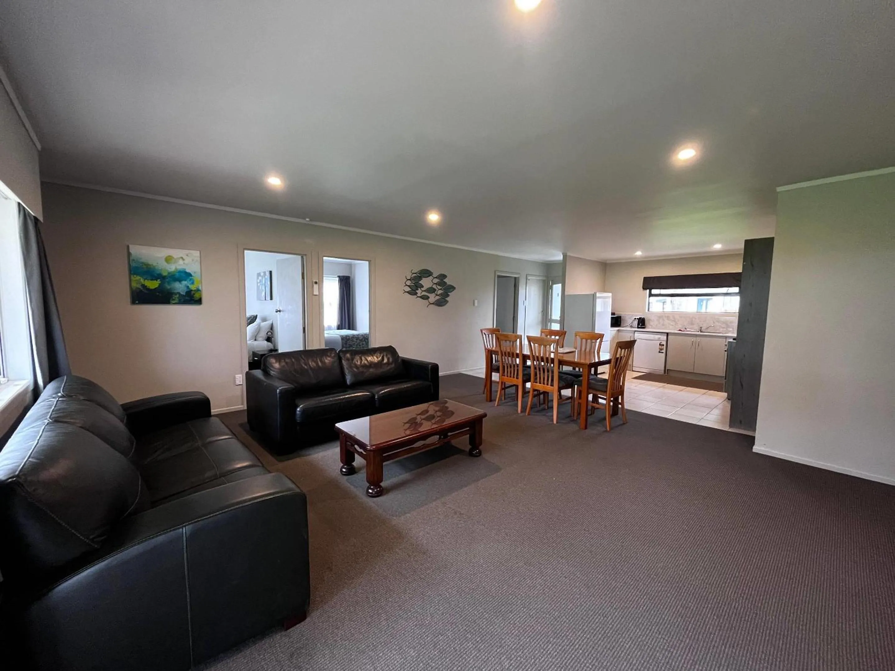 Living room in Comfort Inn Sunset