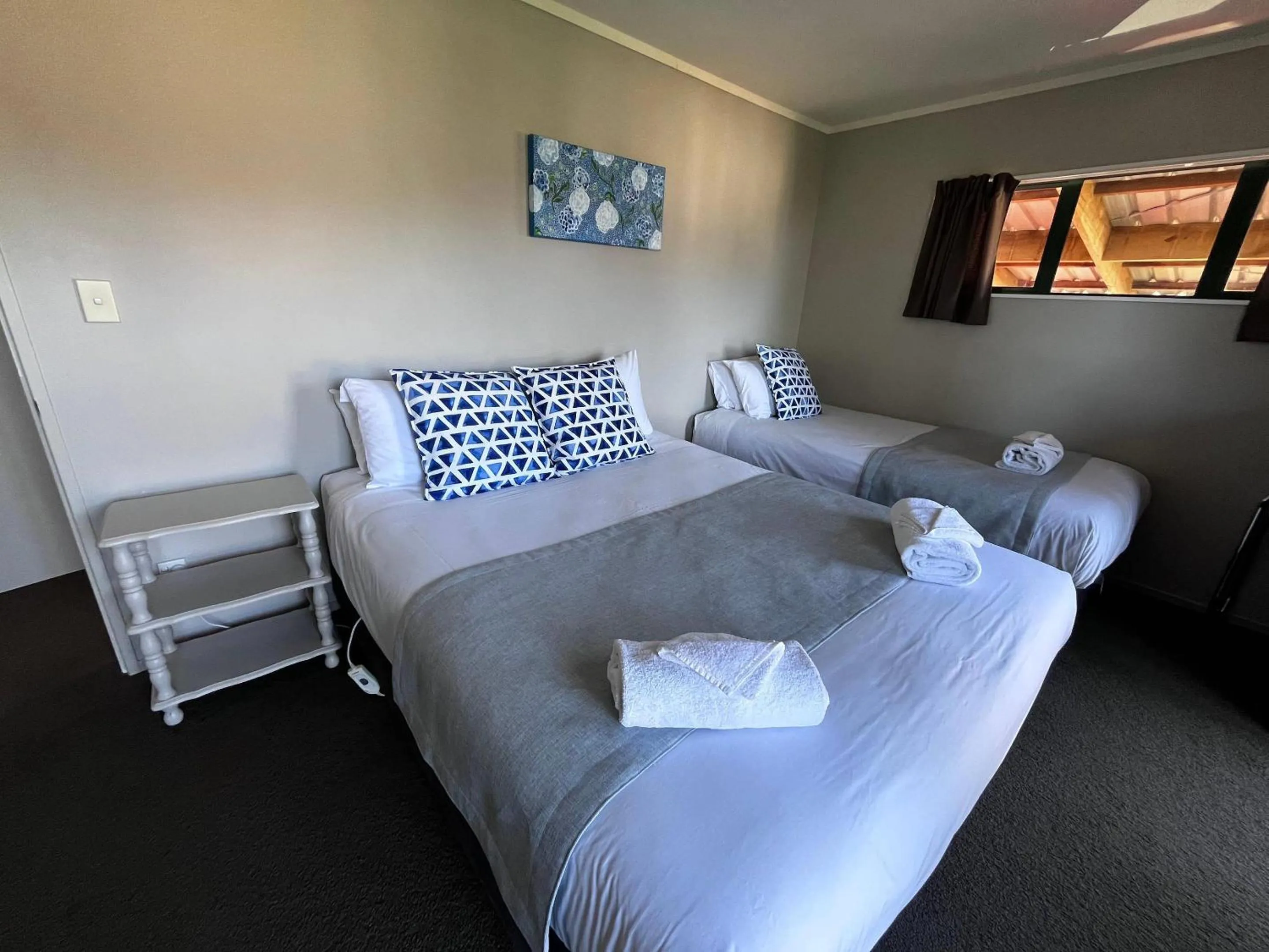 Bedroom, Bed in Comfort Inn Sunset