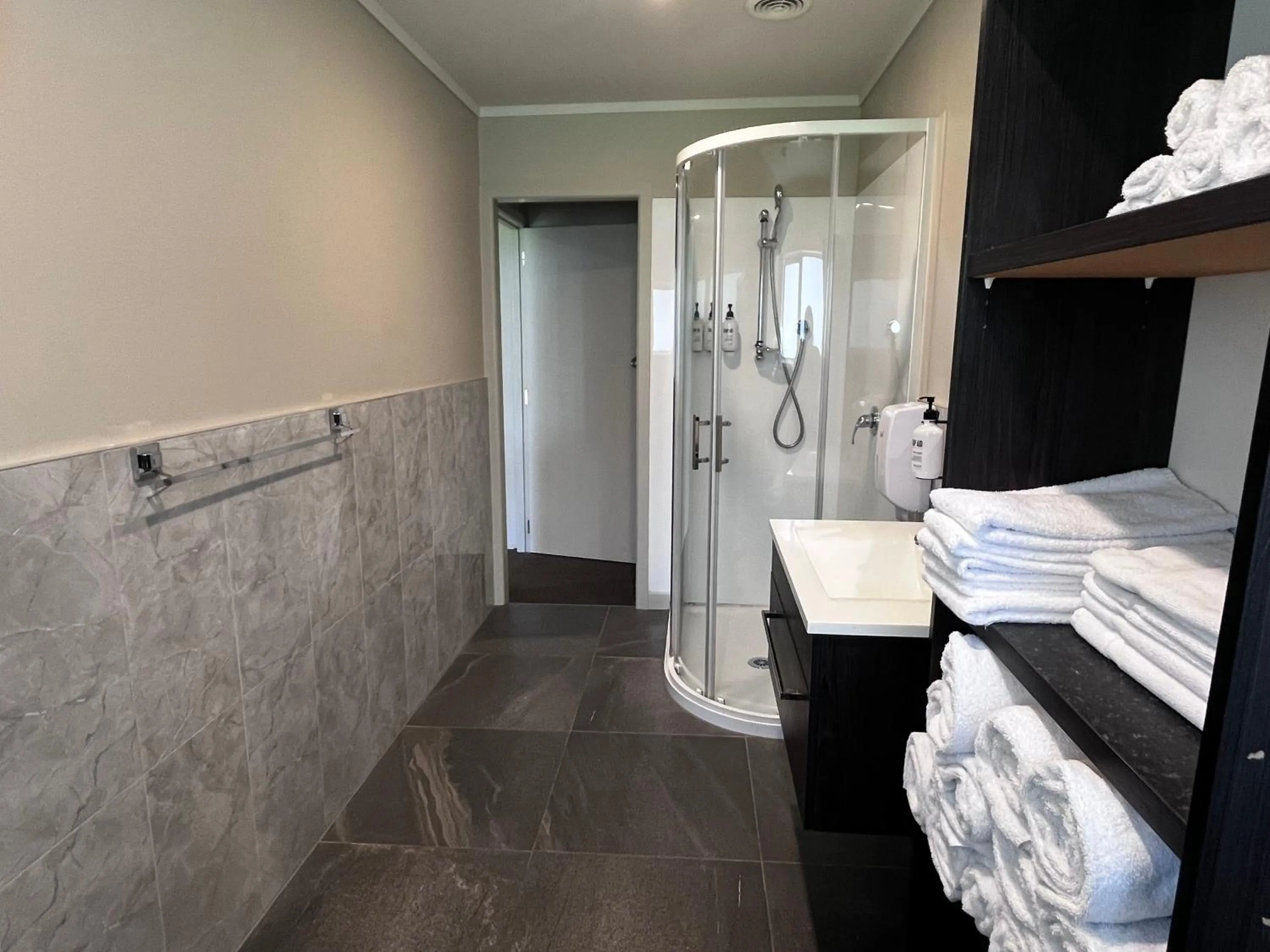 Bathroom in Comfort Inn Sunset