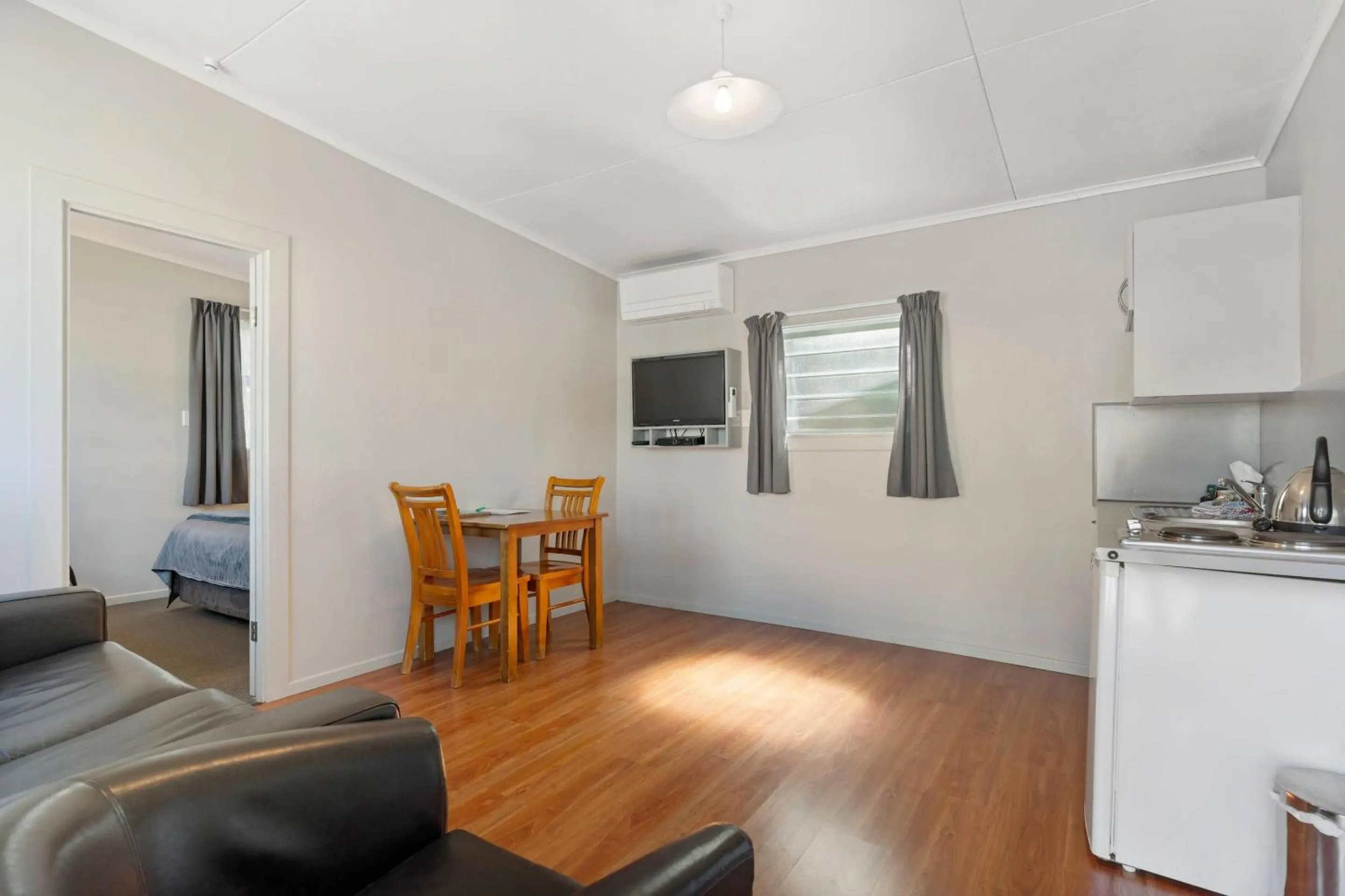 Bedroom in Comfort Inn Sunset