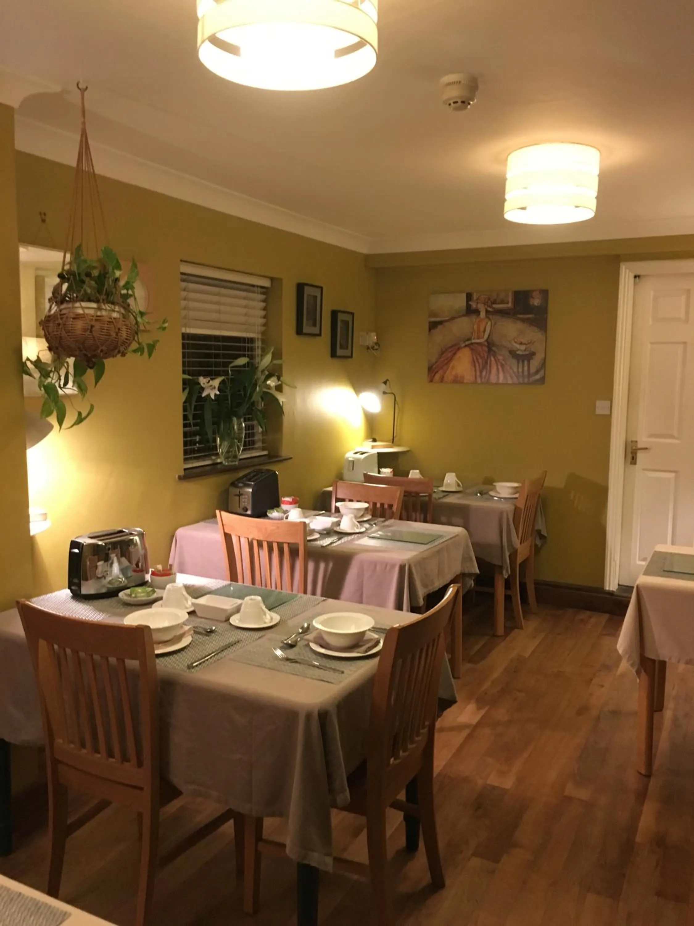 Breakfast in Worth House