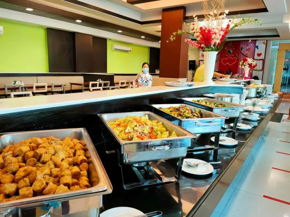 Buffet breakfast in โรงแรม ซิตี้พาร์ค โคราช City Park Hotel
