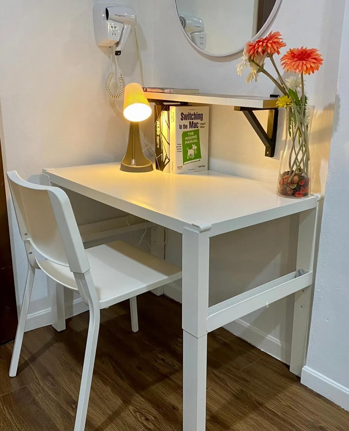 hair dresser in Click Hostel