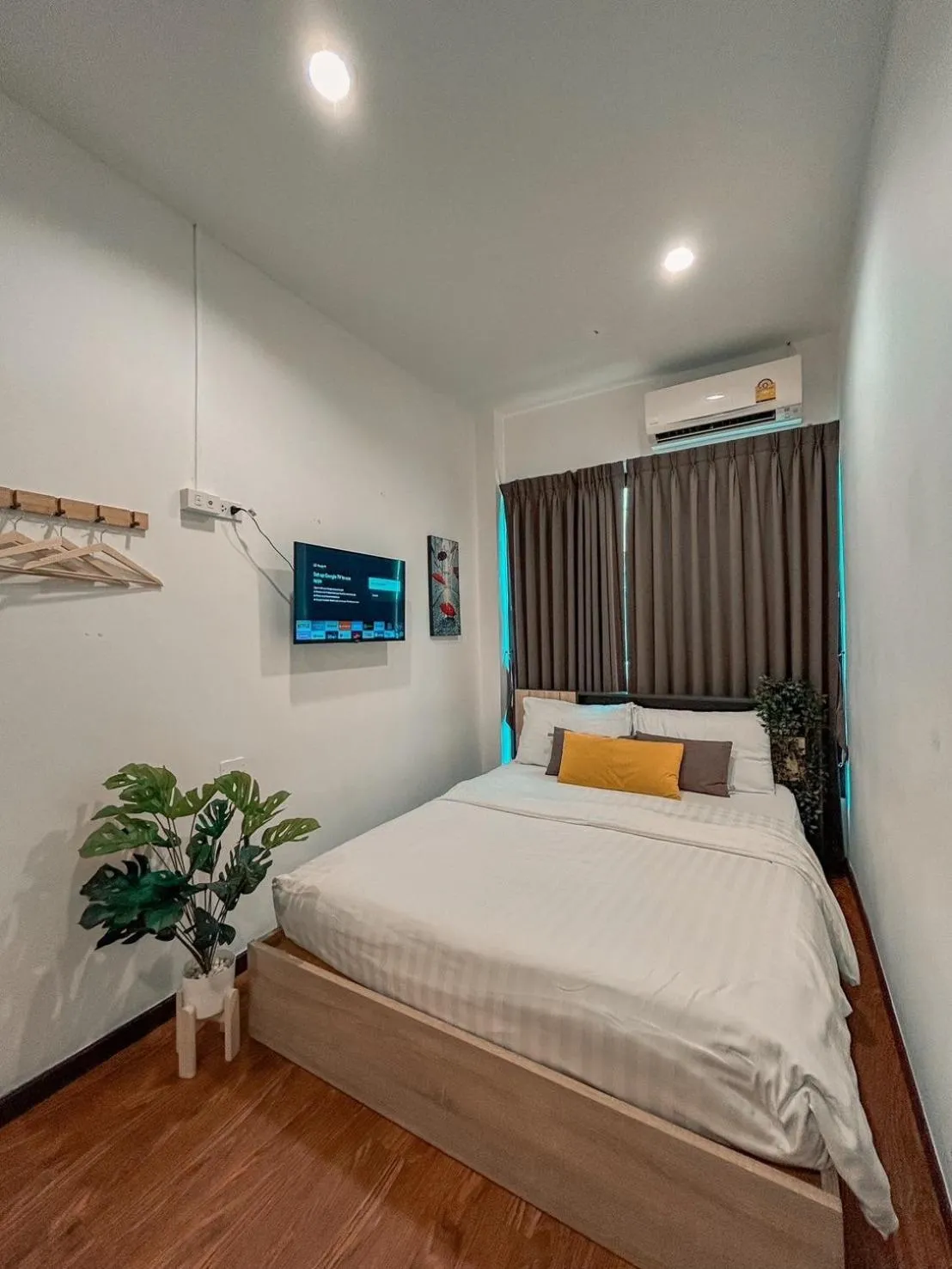 View (from property/room), Bed in Click Hostel