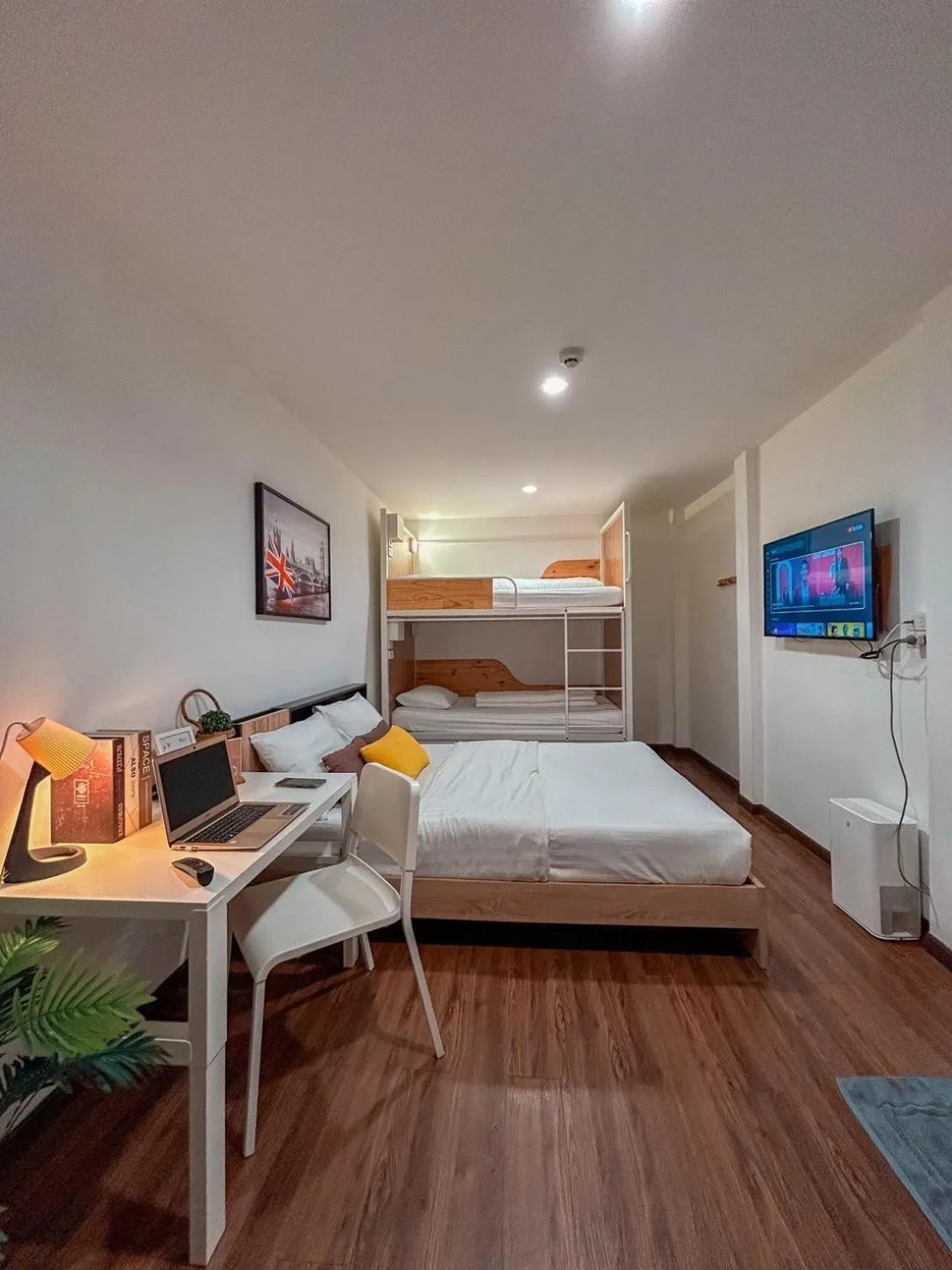 VIP, Bed in Click Hostel