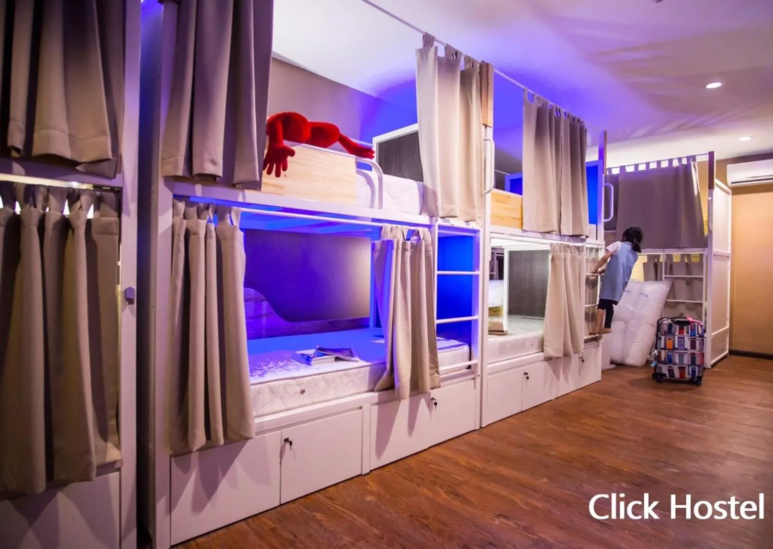 bunk bed, Bed in Click Hostel