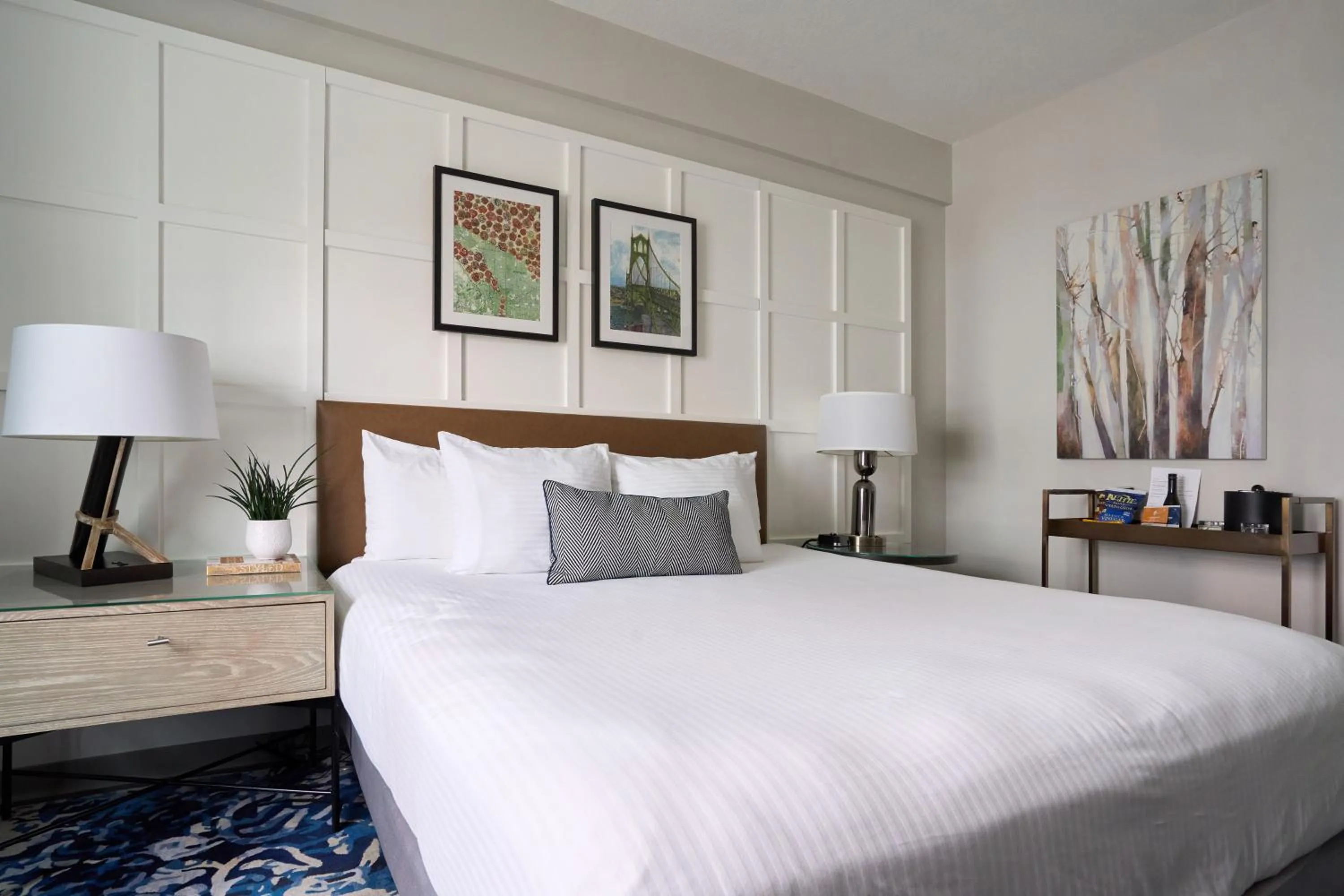 Bed in Heathman Hotel