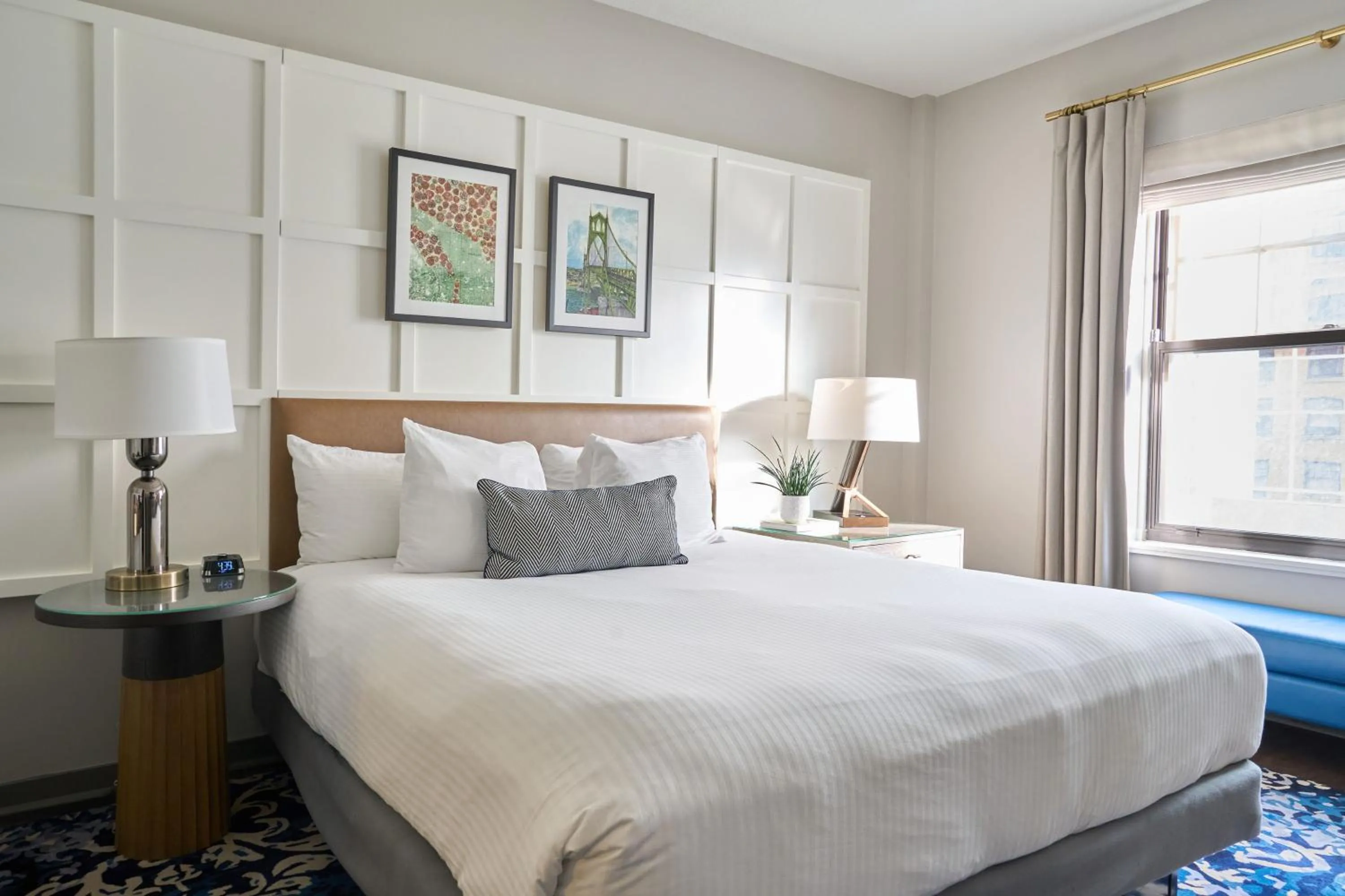 Bed in Heathman Hotel