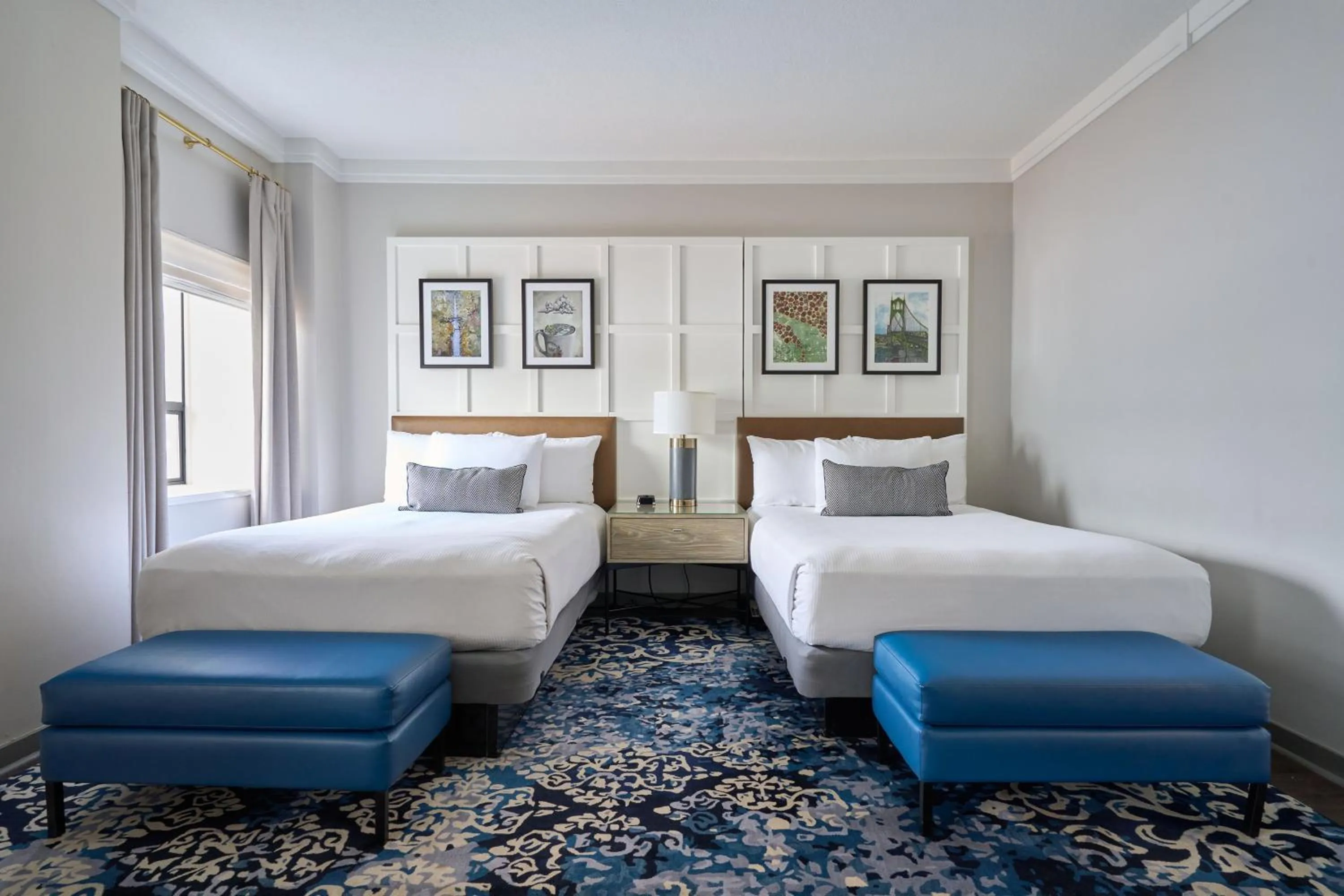 Bed in Heathman Hotel