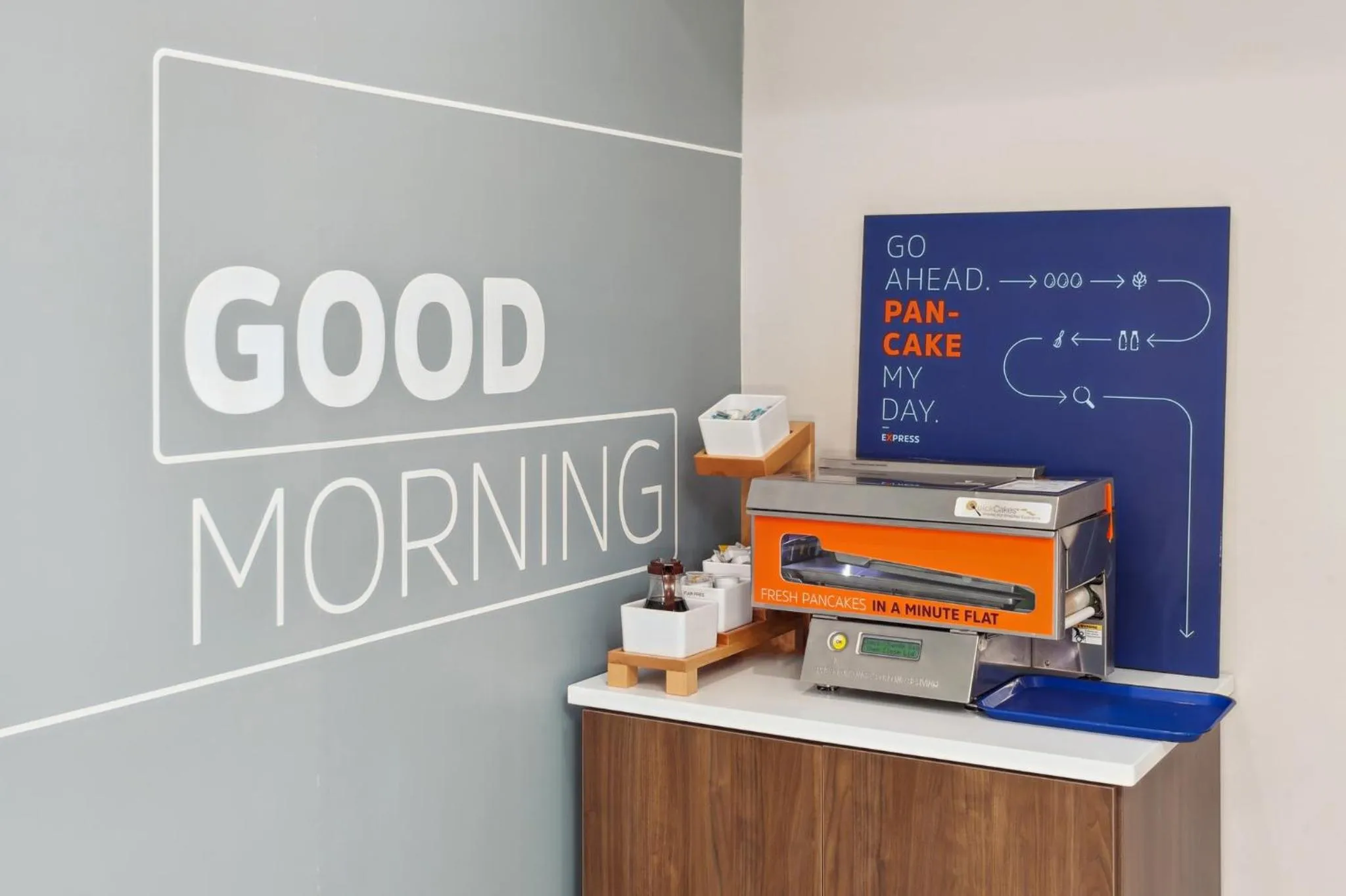 Breakfast in Holiday Inn Express Pekin - Peoria Area by IHG