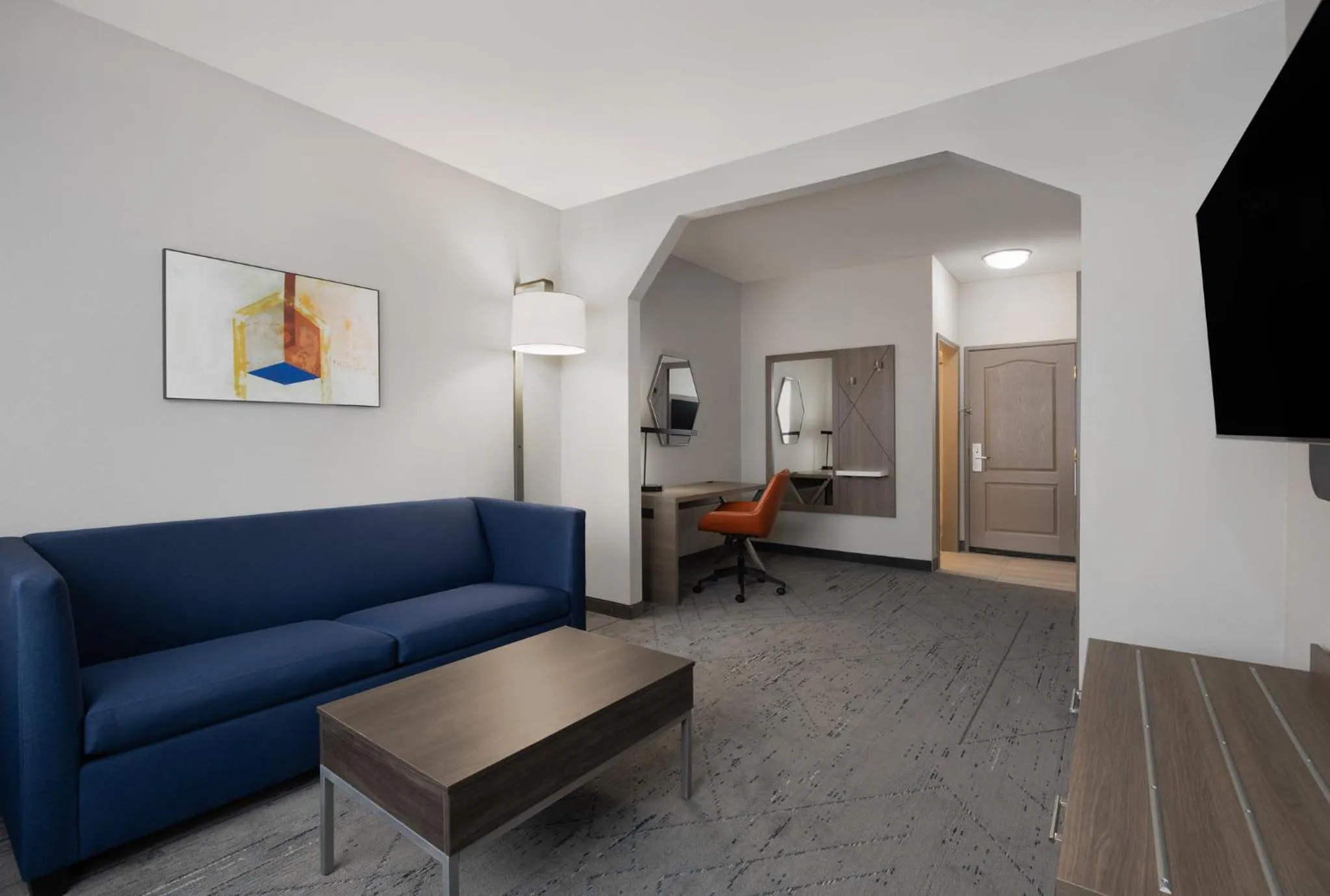 Photo of the whole room in Holiday Inn Express Hotel & Suites Kennesaw Northwest - Acworth by IHG