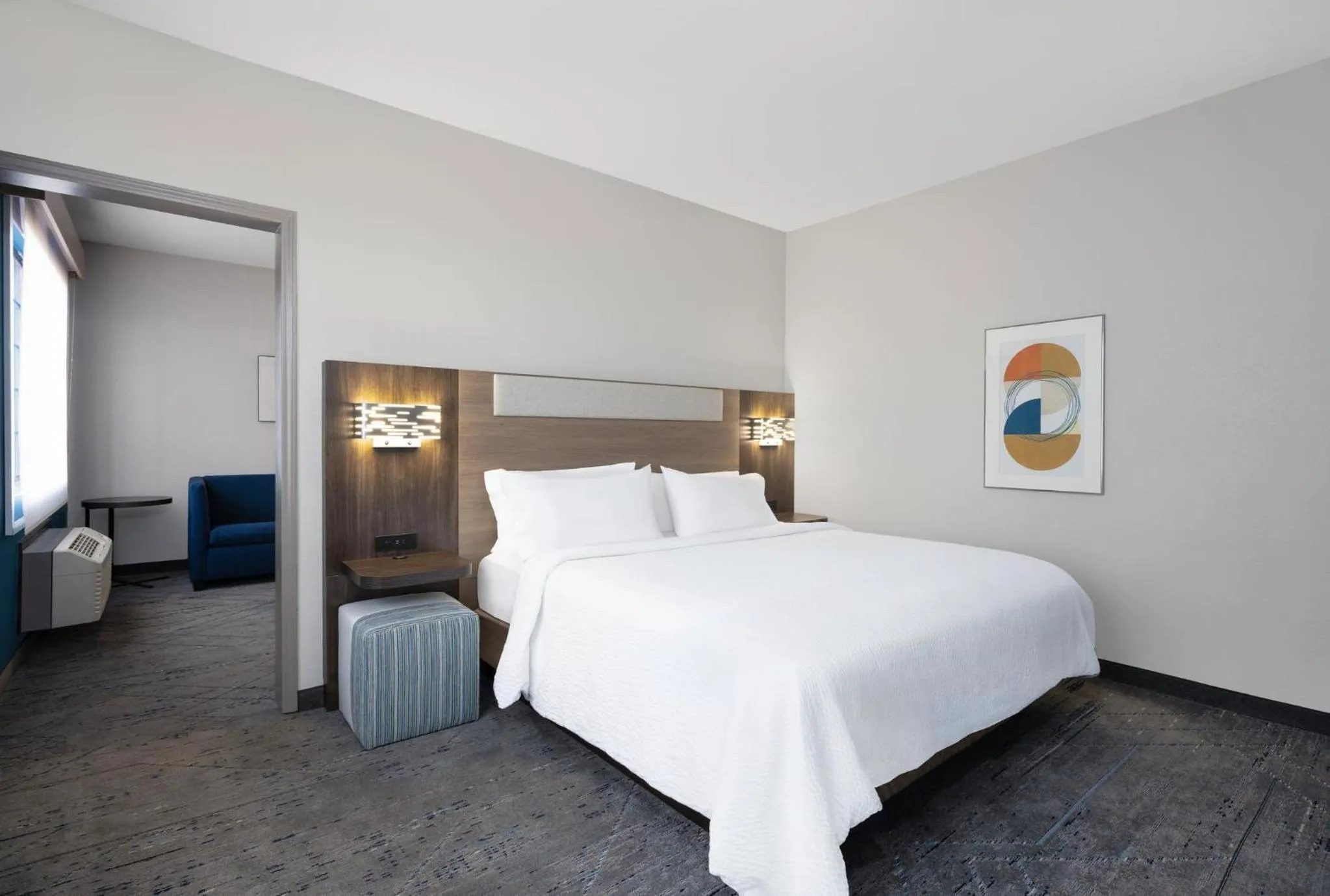 Photo of the whole room, Bed in Holiday Inn Express Hotel & Suites Kennesaw Northwest - Acworth by IHG