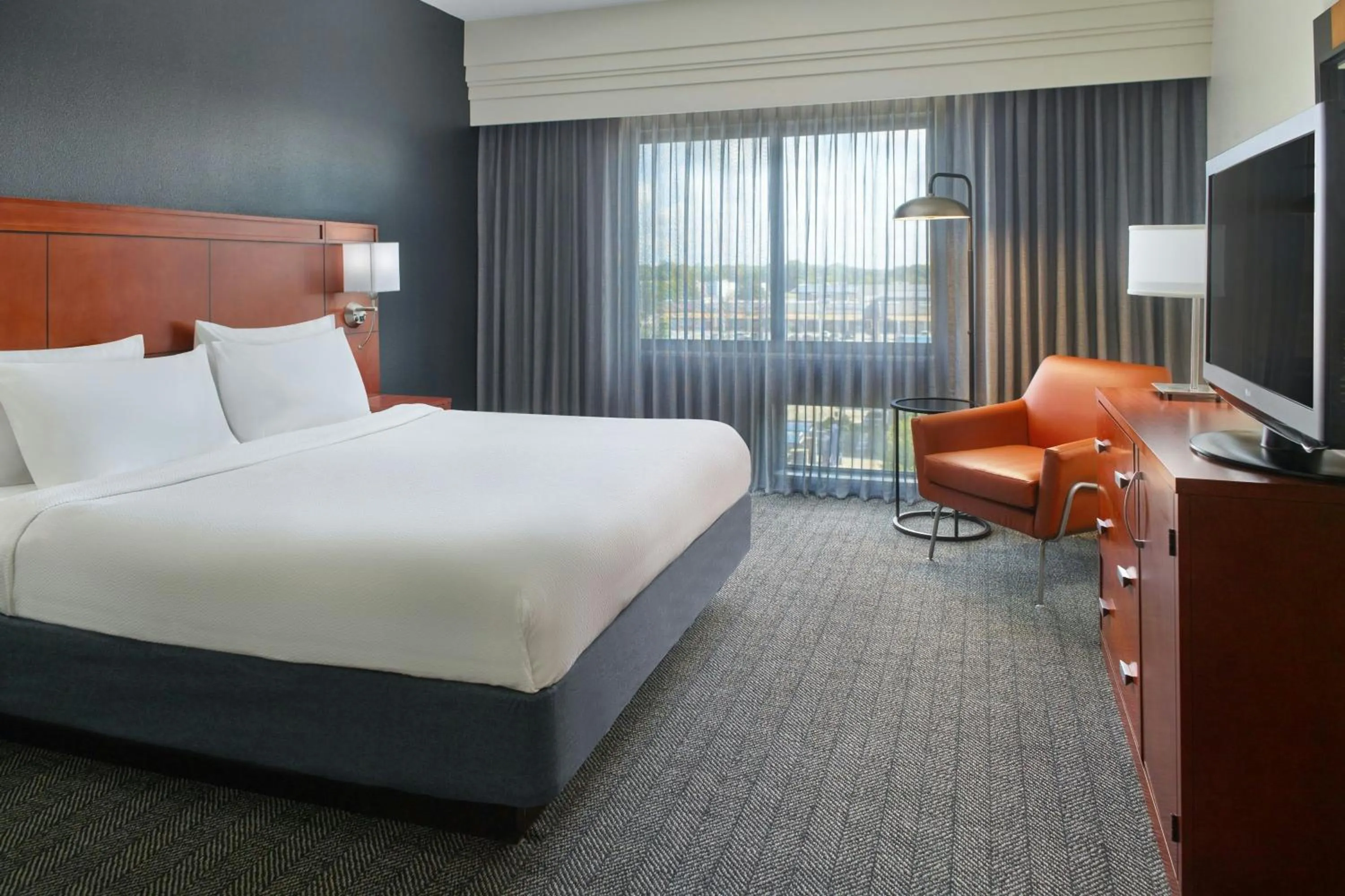 Photo of the whole room, Bed in Courtyard Warner Robins