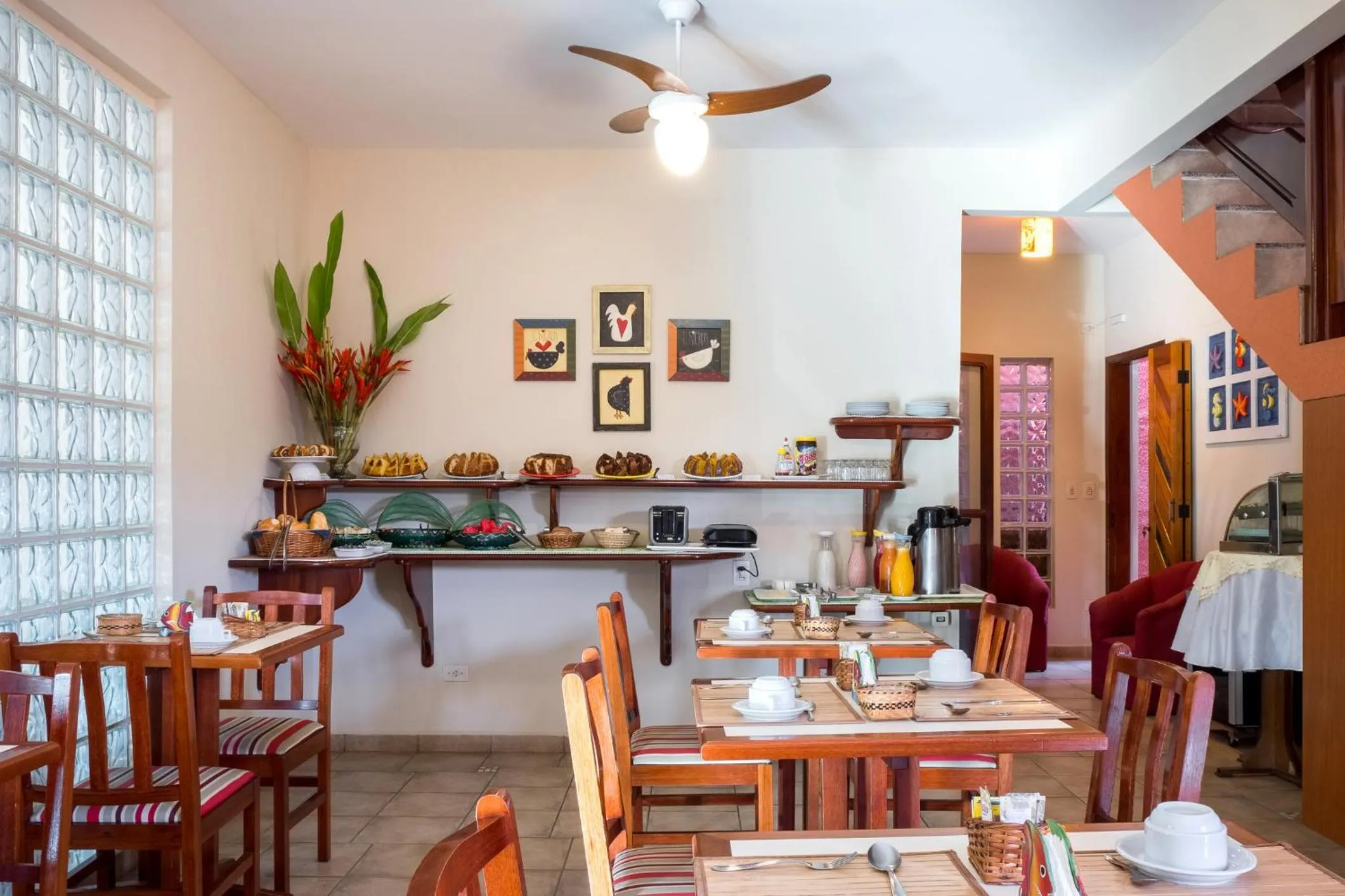 Restaurant/places to eat in Pousada Mar Azul