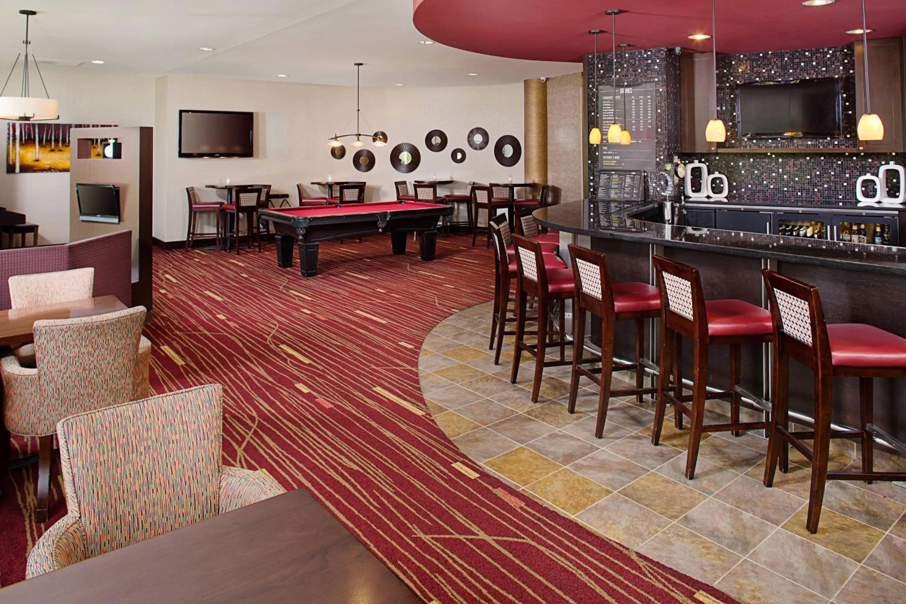 Lobby or reception in Courtyard Keene Downtown