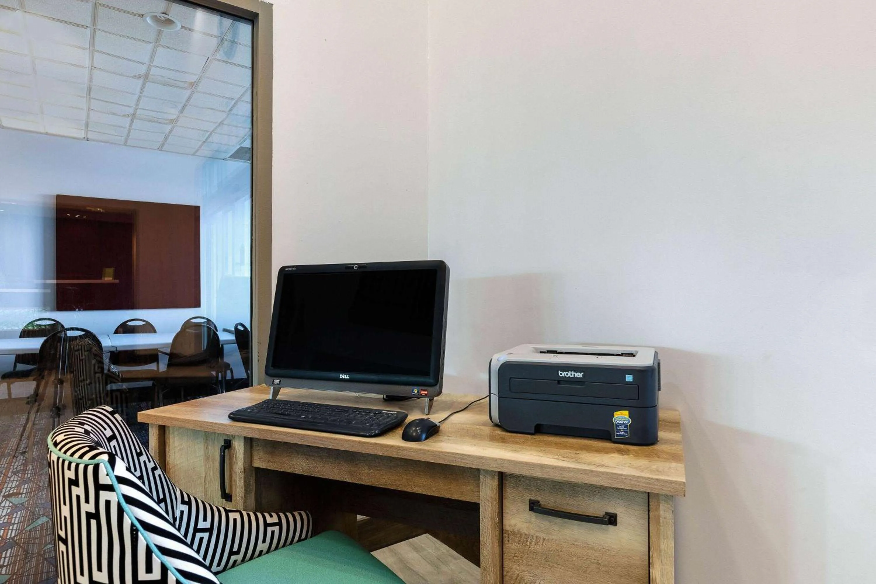 Breakfast in La Quinta by Wyndham Omaha Airport Downtown