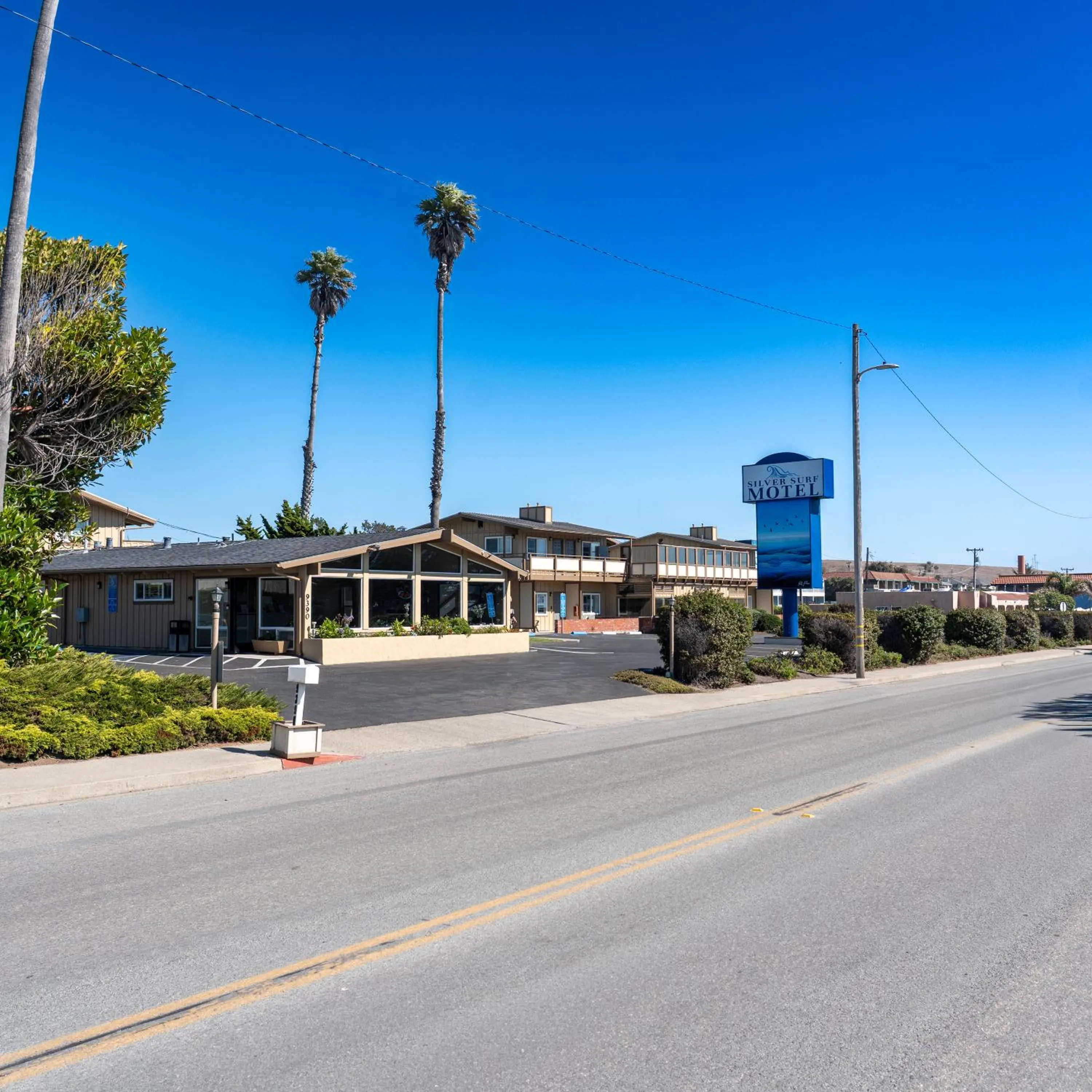 Silver Surf Motel