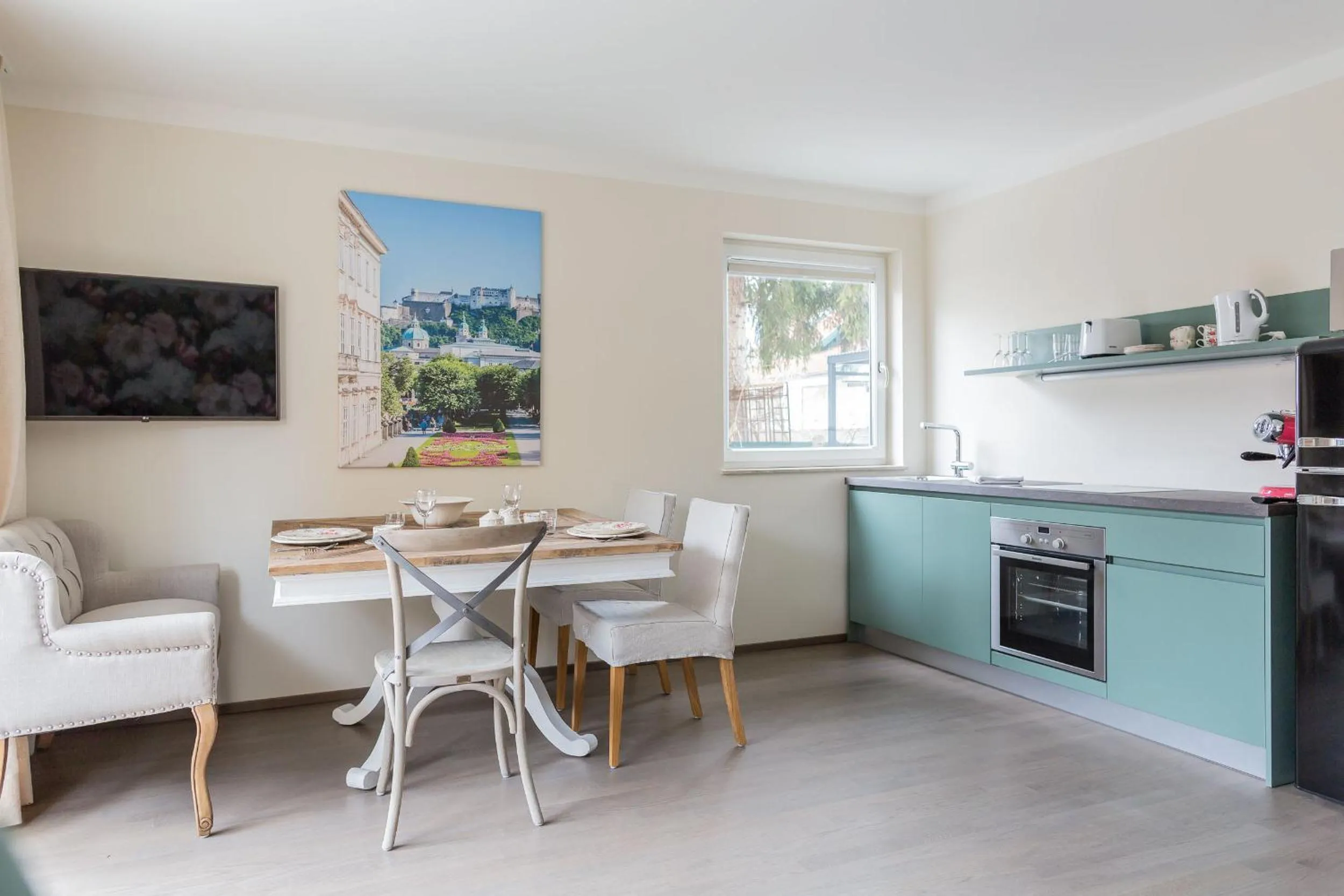 Kitchen or kitchenette in HOMEBOUND APARTMENTS Salzburg City II - contactless check-in