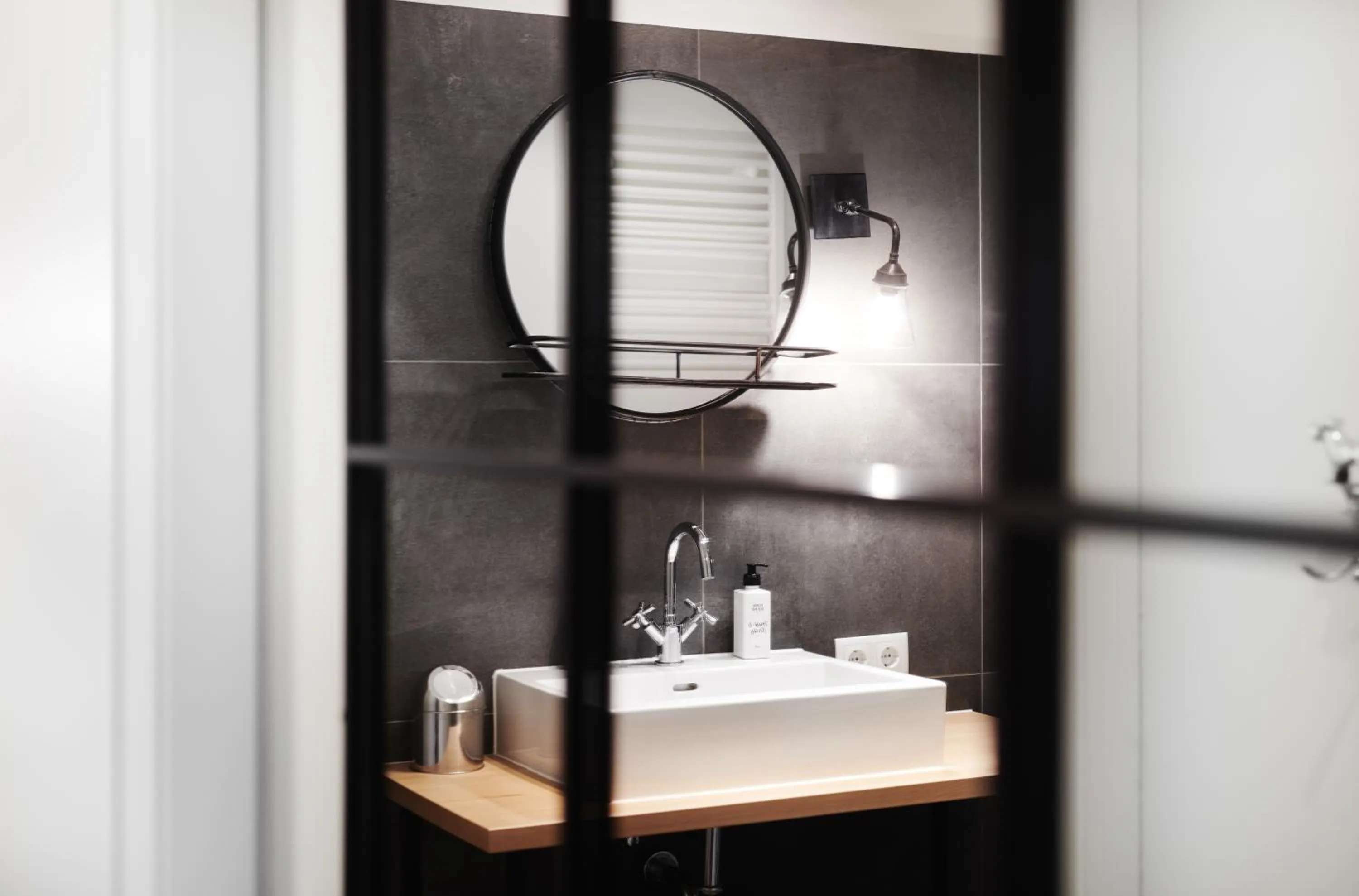 Bathroom in HOMEBOUND APARTMENTS Salzburg City II - contactless check-in