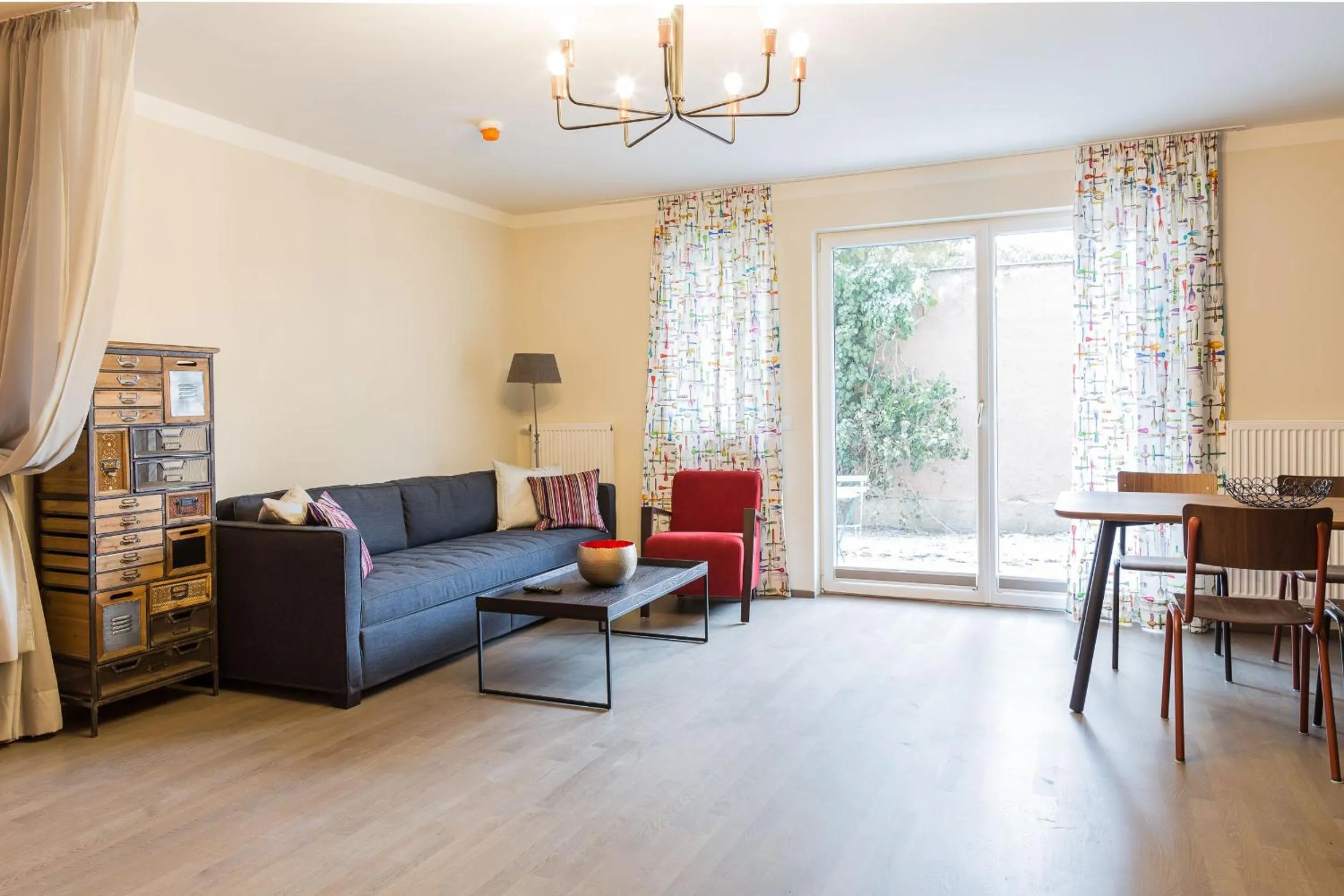 Living room in HOMEBOUND APARTMENTS Salzburg City II - contactless check-in