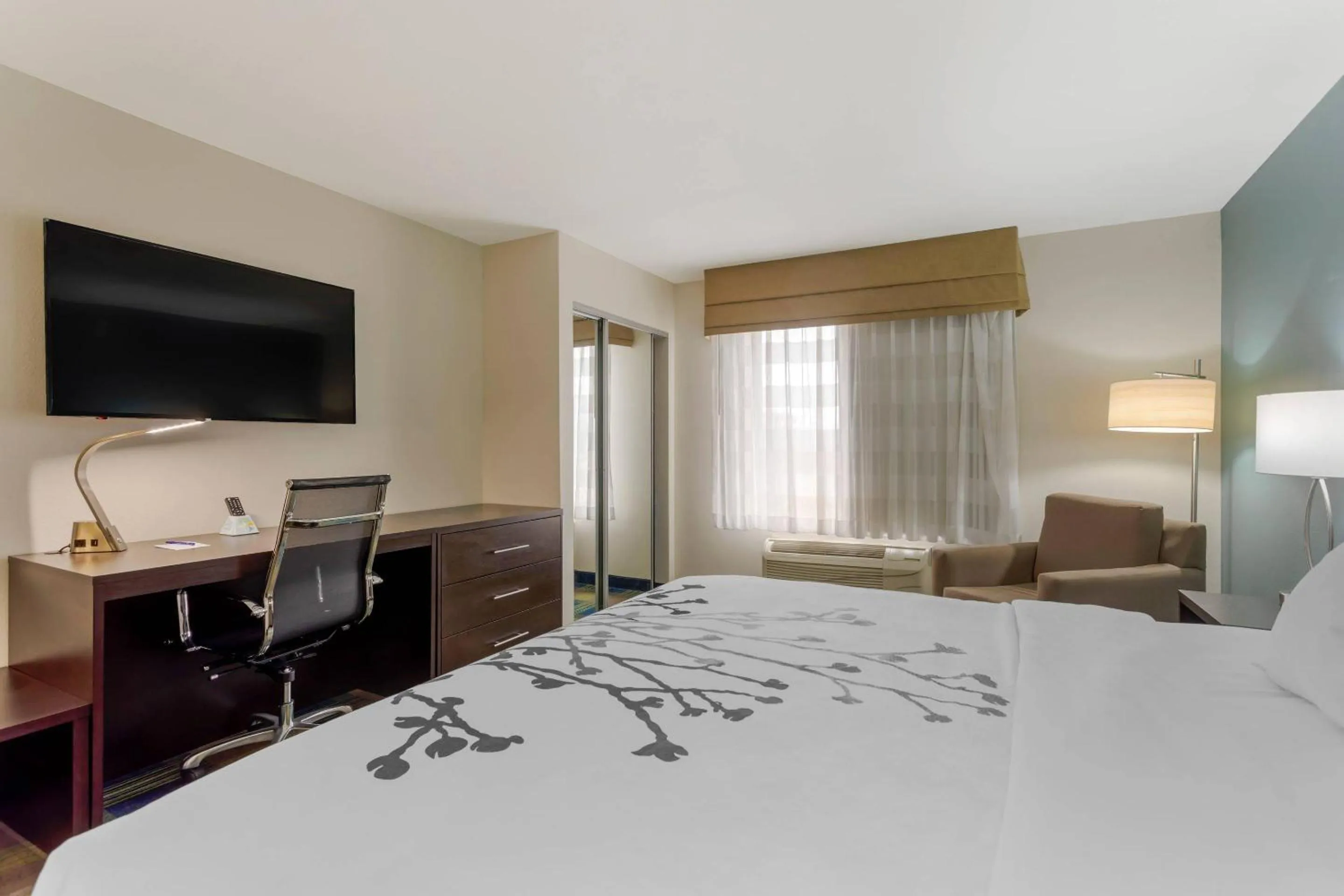 Bedroom, Bed in Sleep Inn & Suites Smyrna - Nashville Area